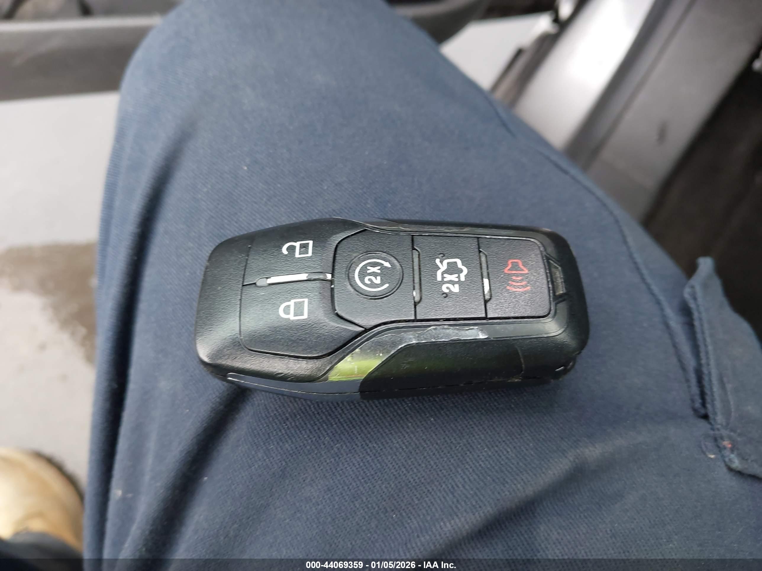 FORD FUSION image 11