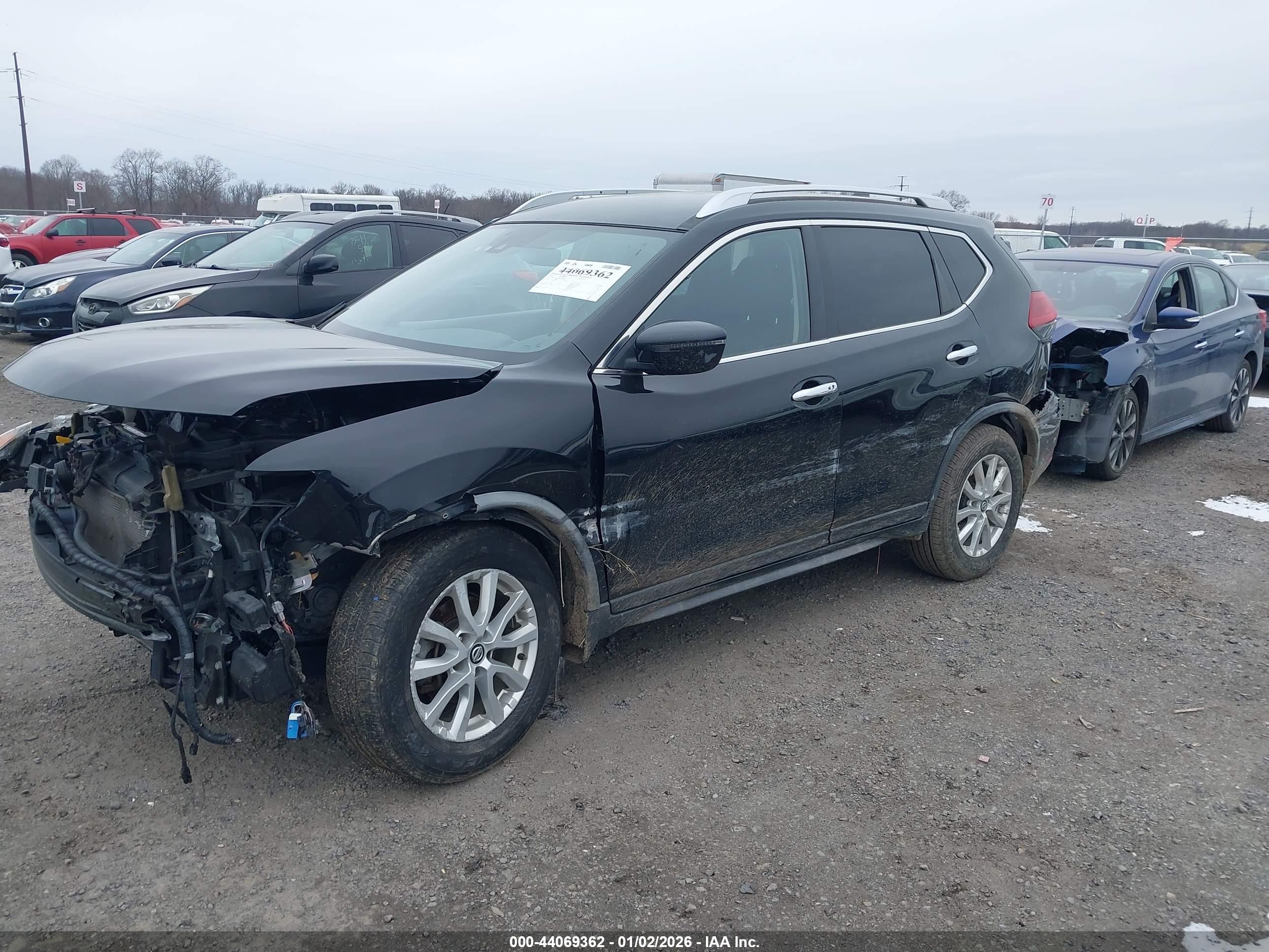 NISSAN ROGUE image 2