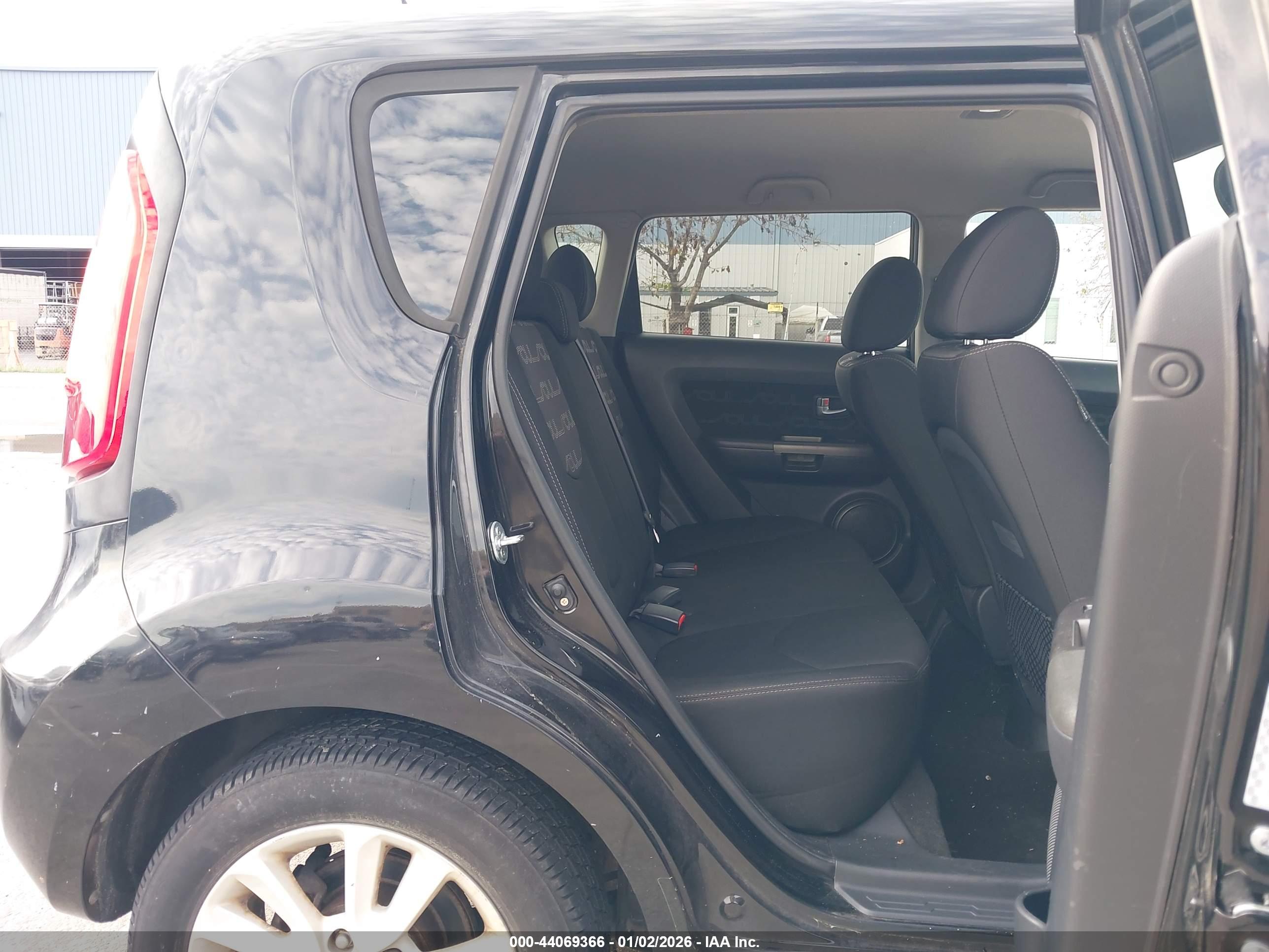 KIA SOUL image 8