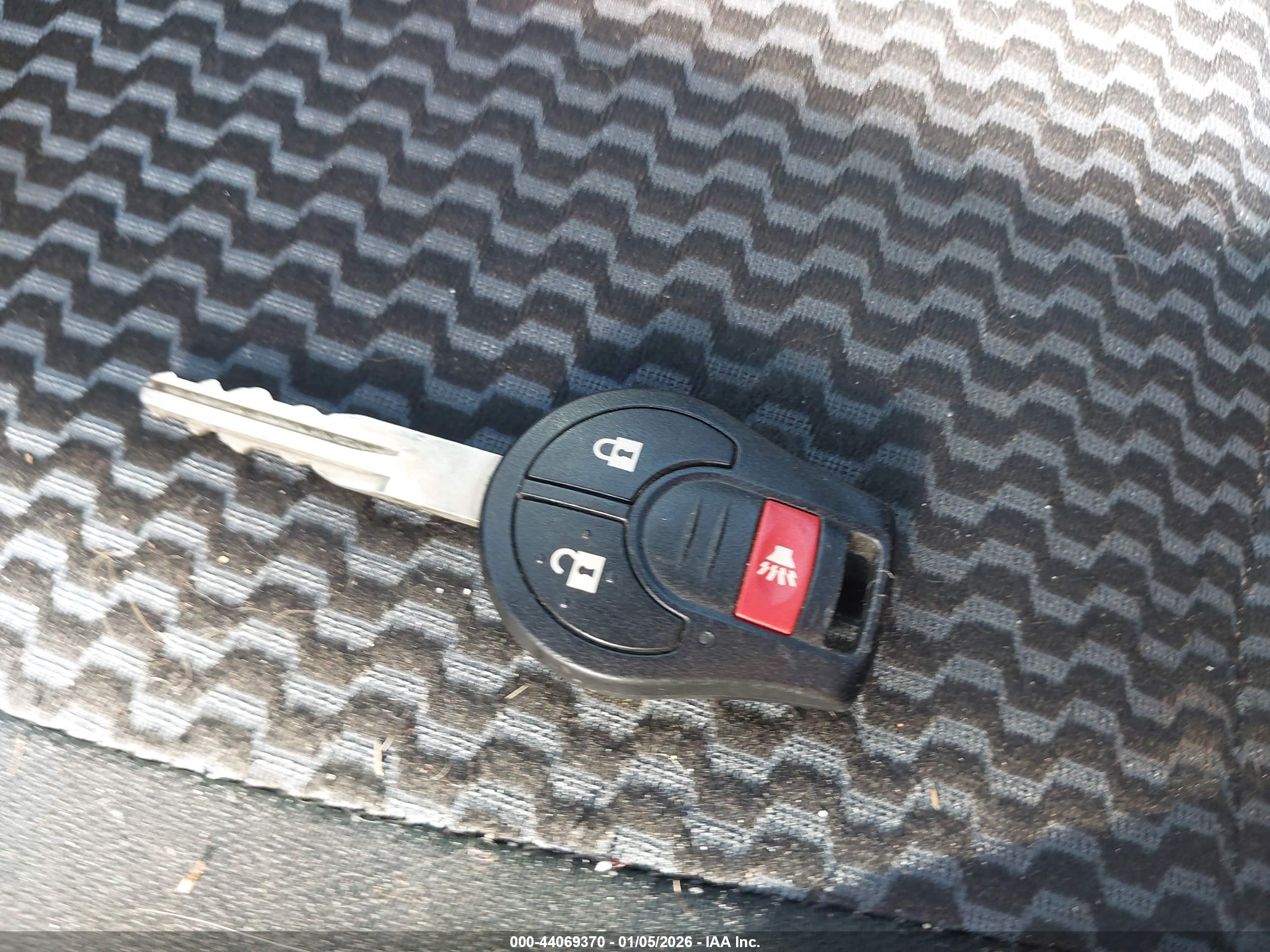 NISSAN VERSA image 11