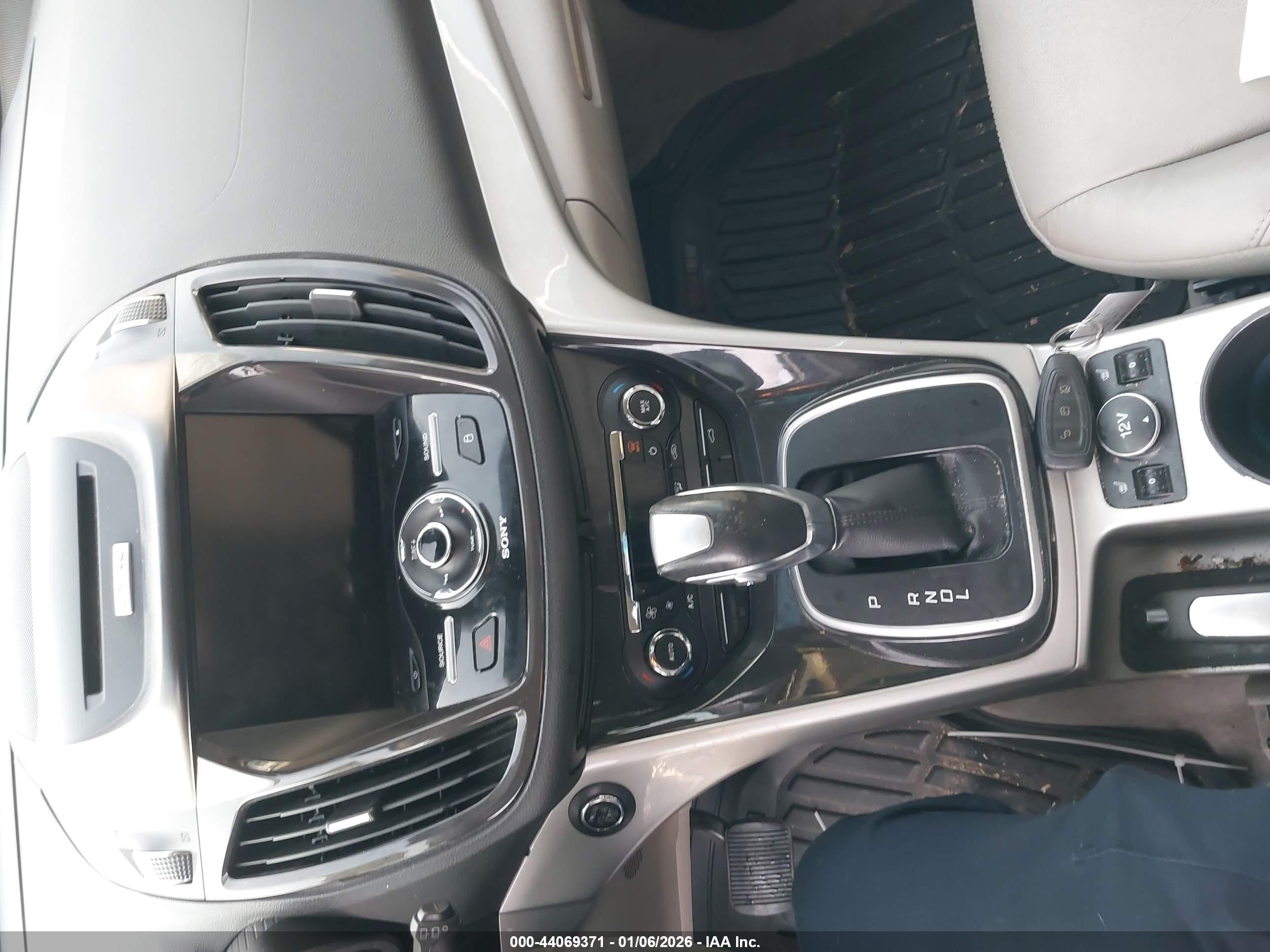 FORD C-MAX image 11