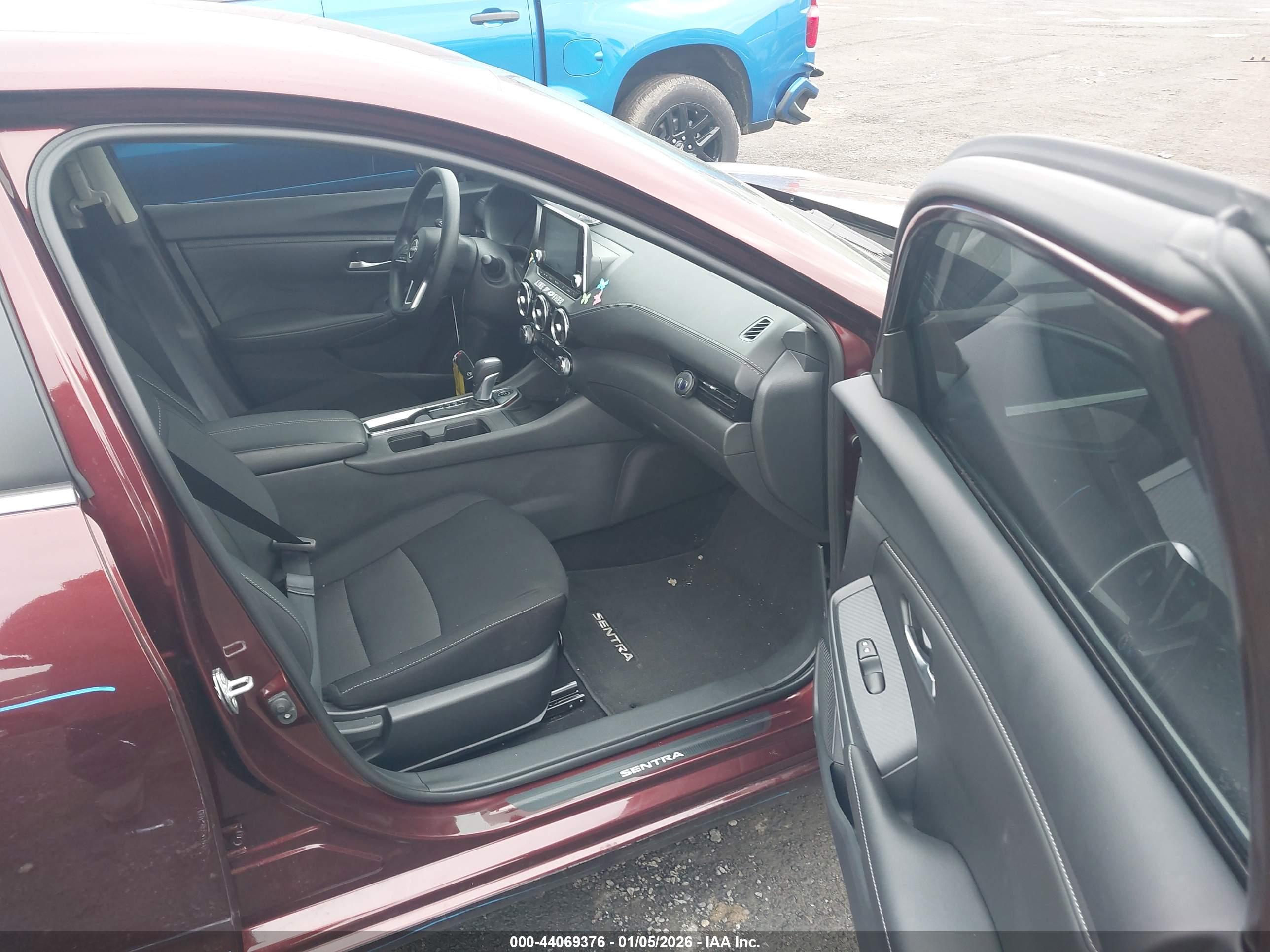 NISSAN SENTRA image 5