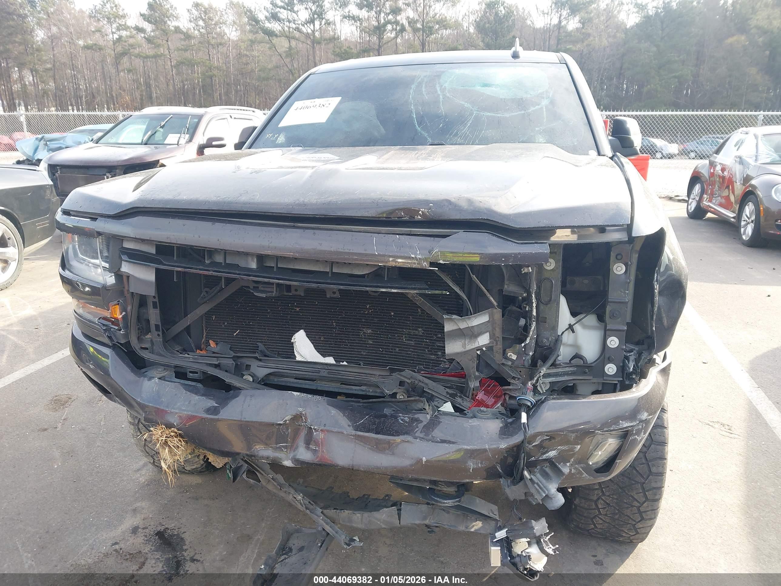 CHEVROLET SILVERADO image 6