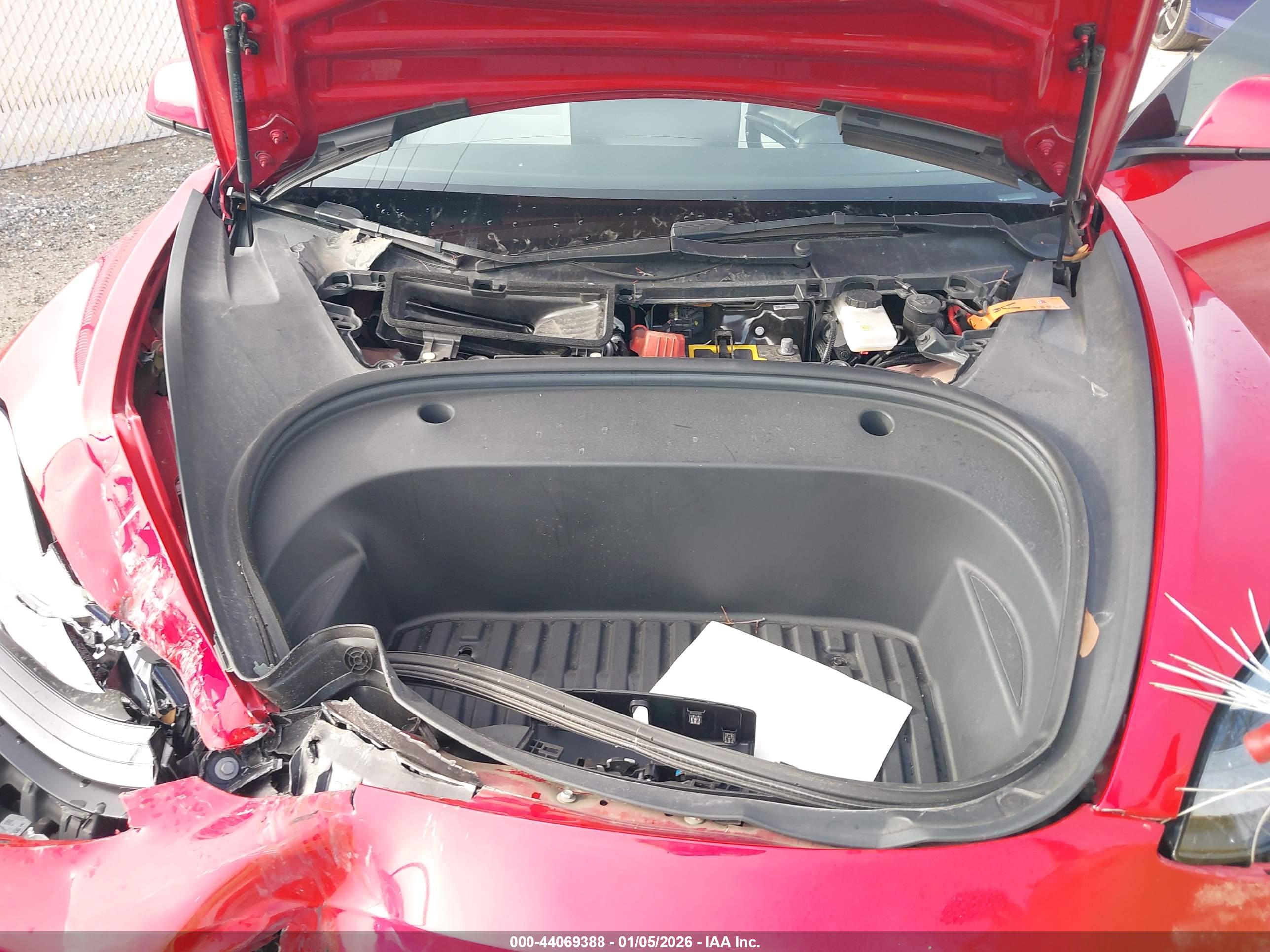 TESLA MODEL image 10