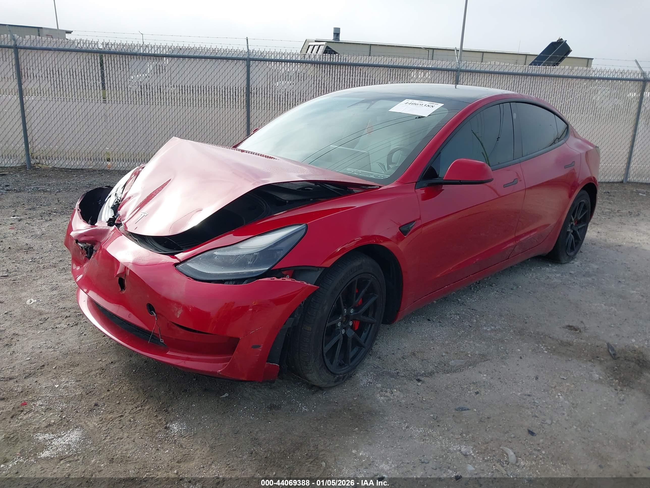 TESLA MODEL image 2