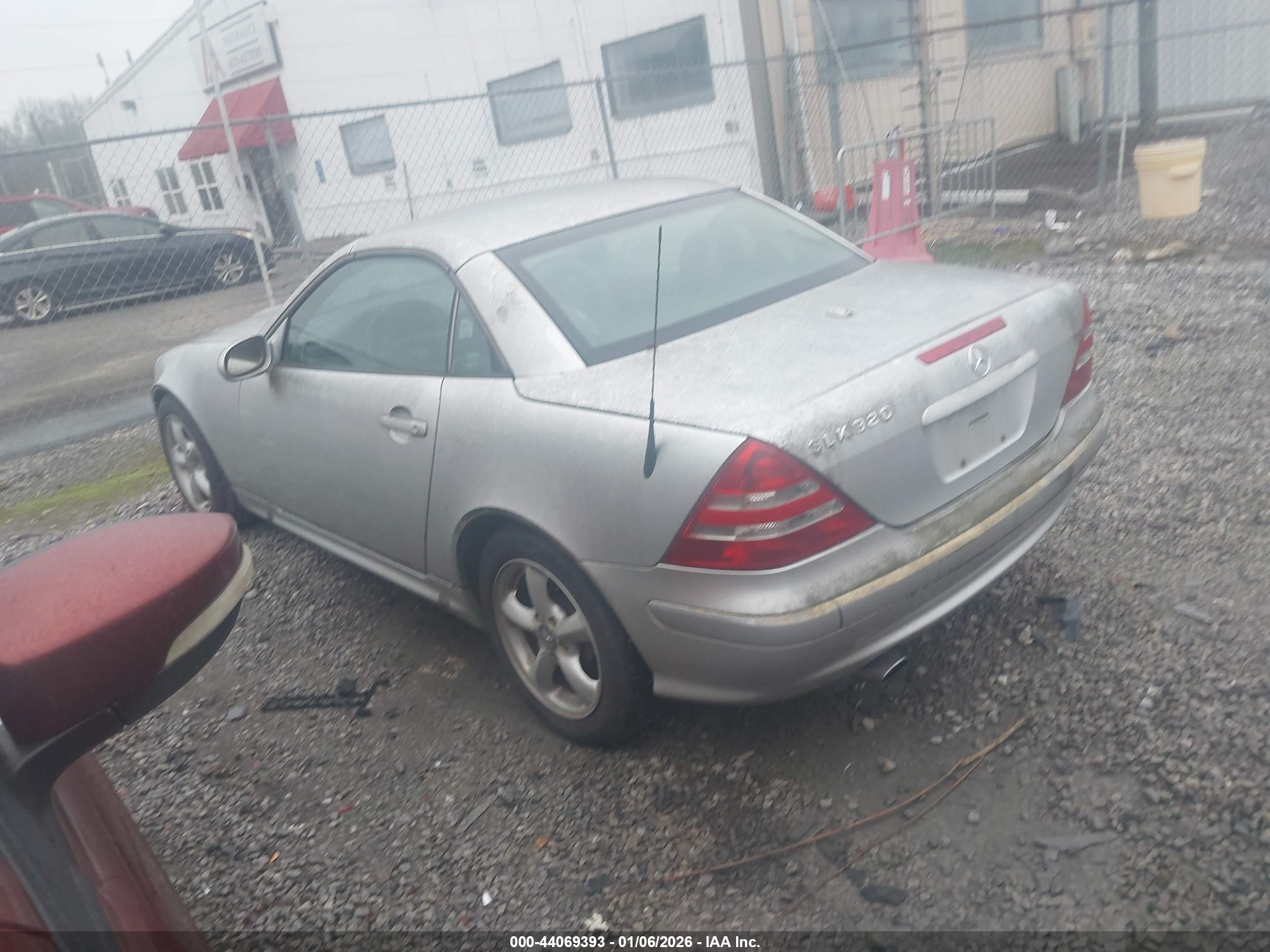 MERCEDES-BENZ SLK image 3