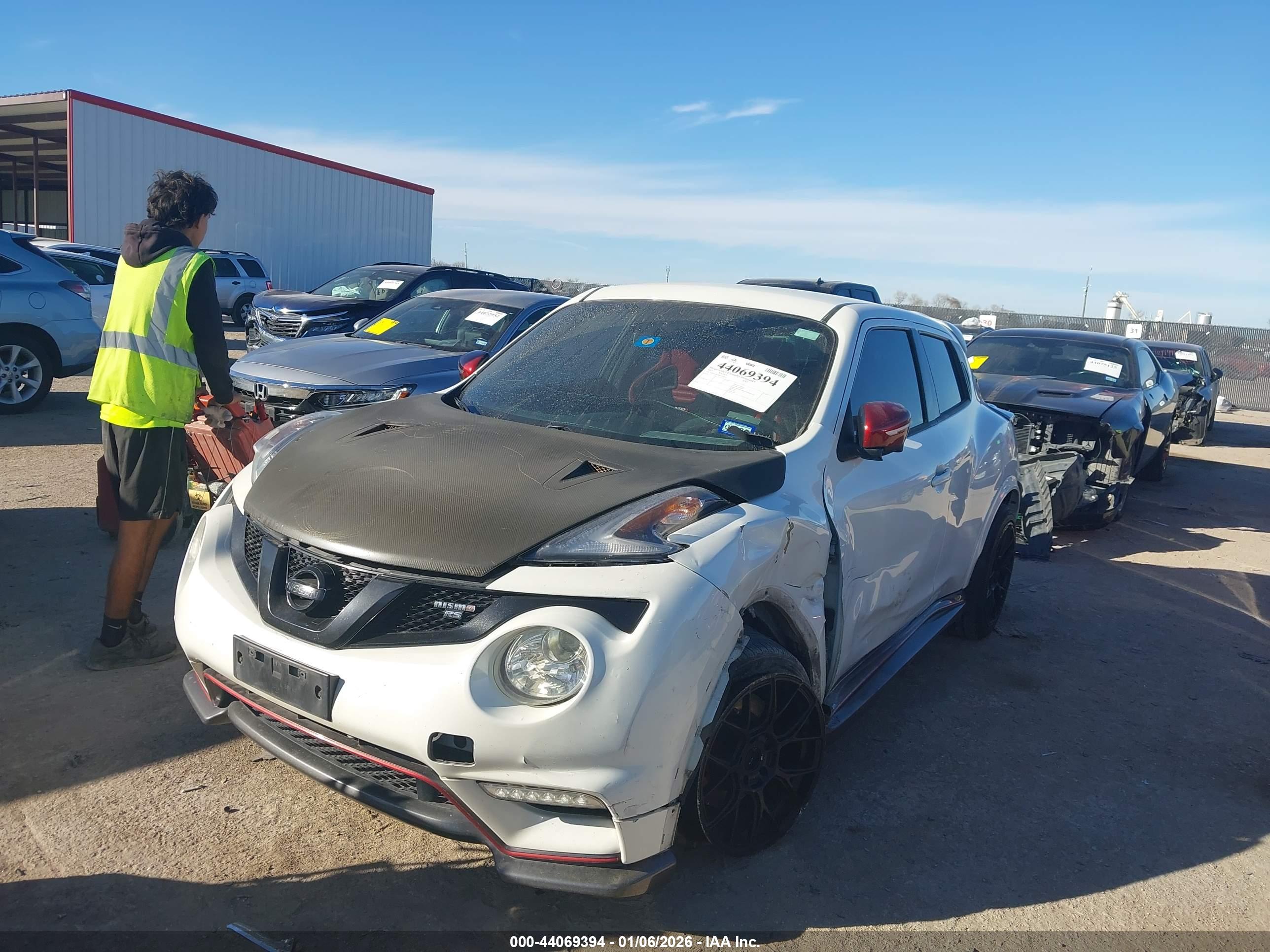 NISSAN JUKE image 2