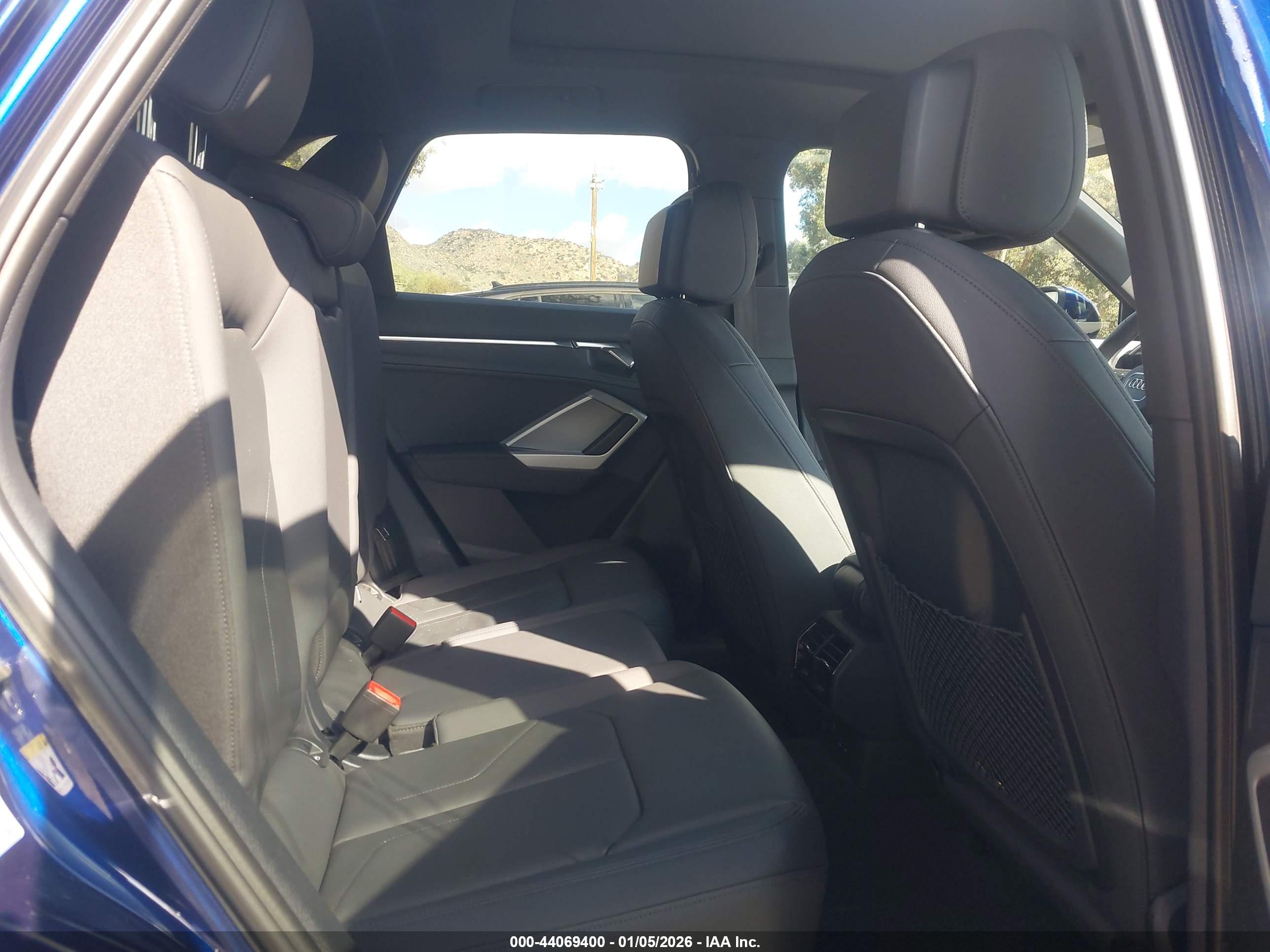AUDI Q3 image 8