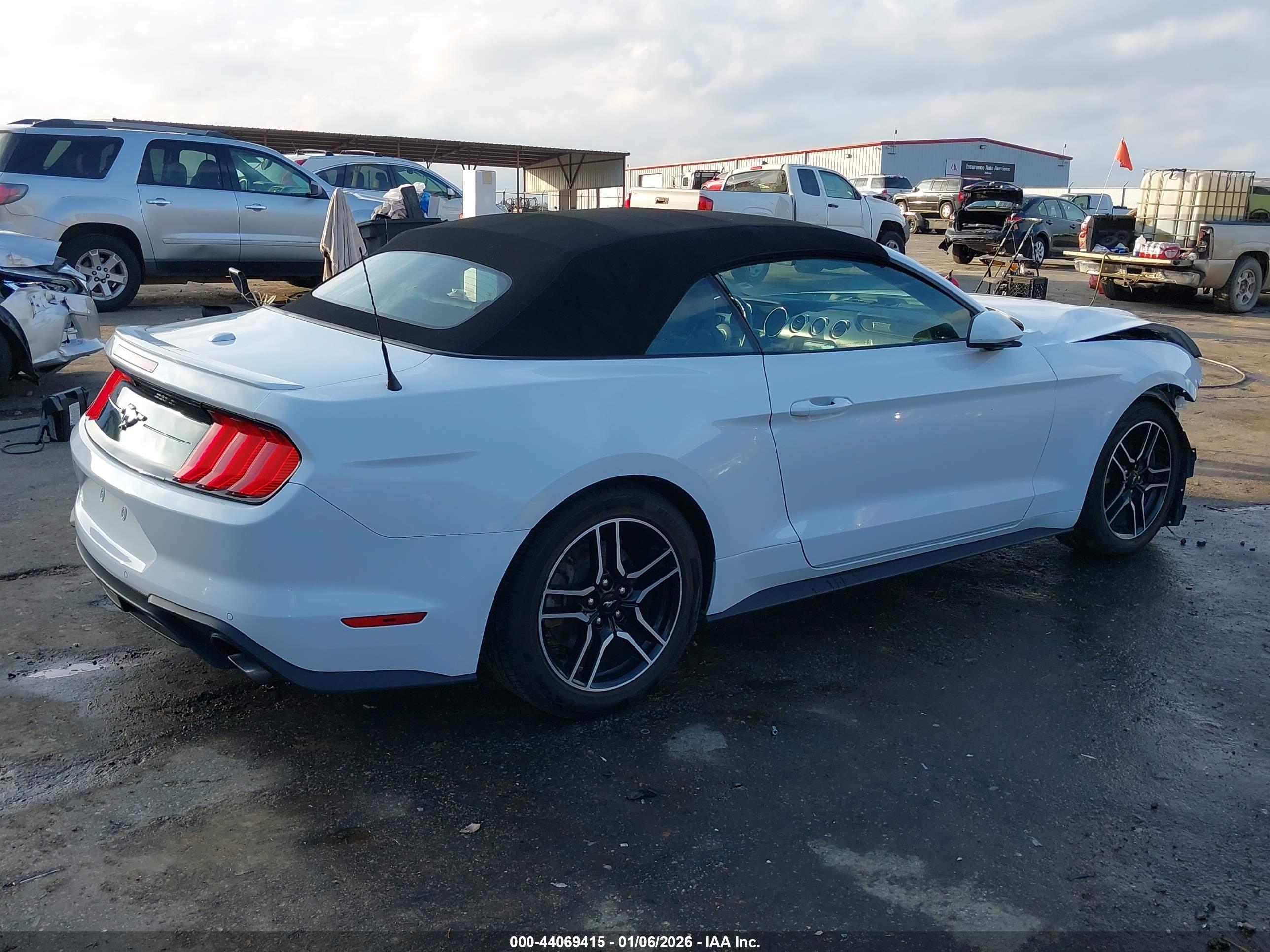 FORD MUSTANG image 4