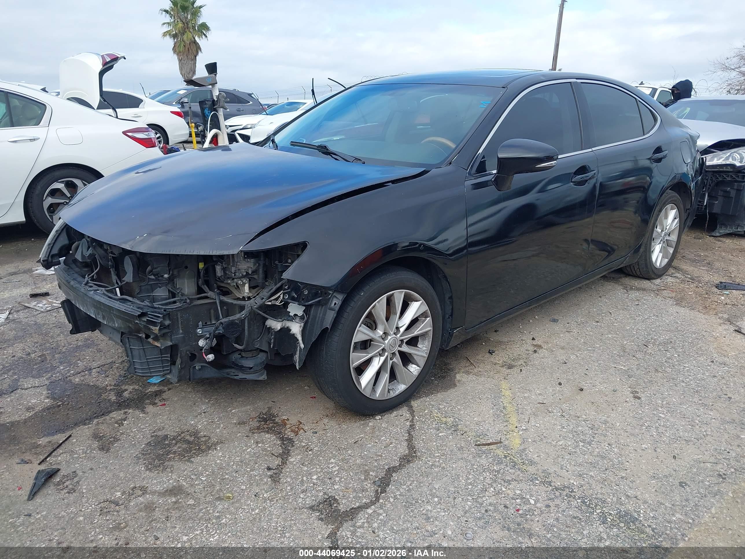 LEXUS ES image 2
