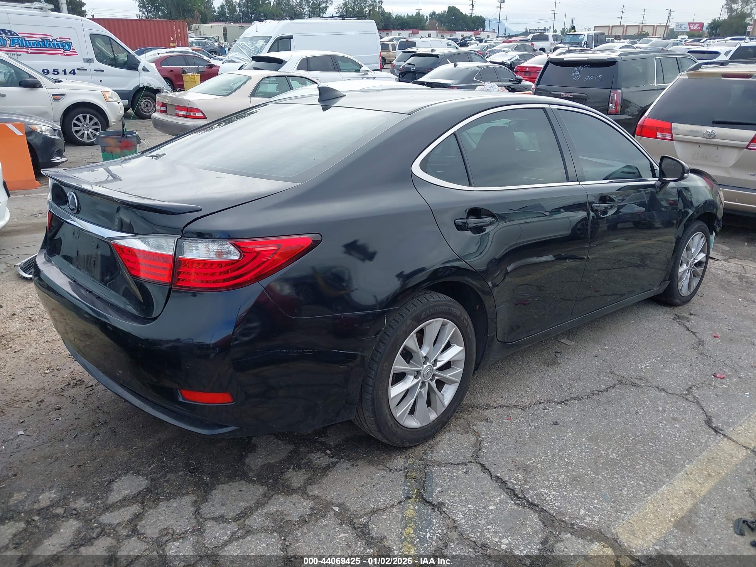 LEXUS ES image 4