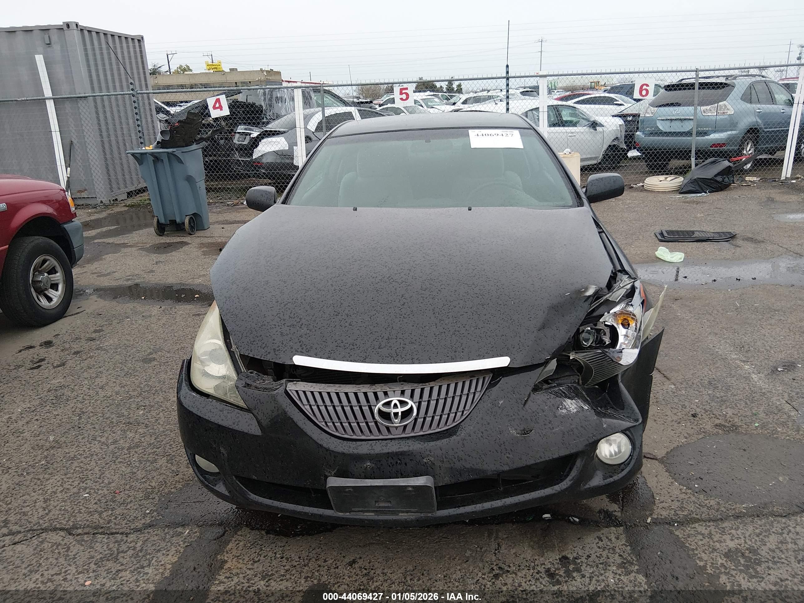 TOYOTA CAMRY image 6