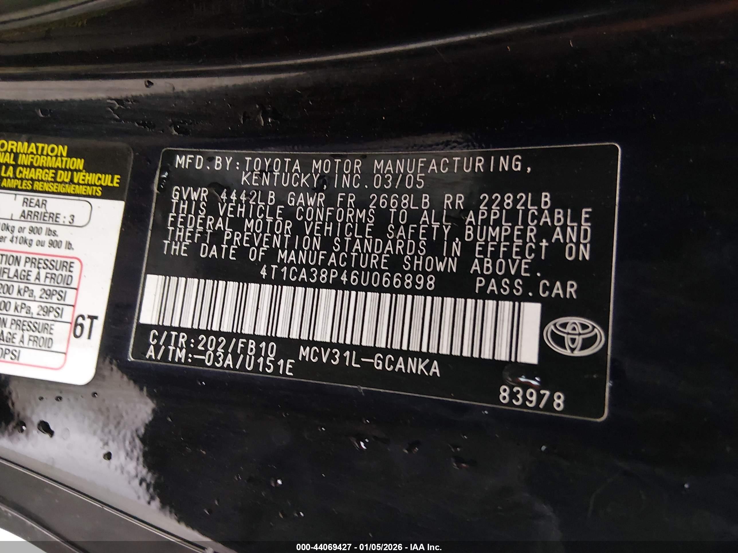 TOYOTA CAMRY image 9