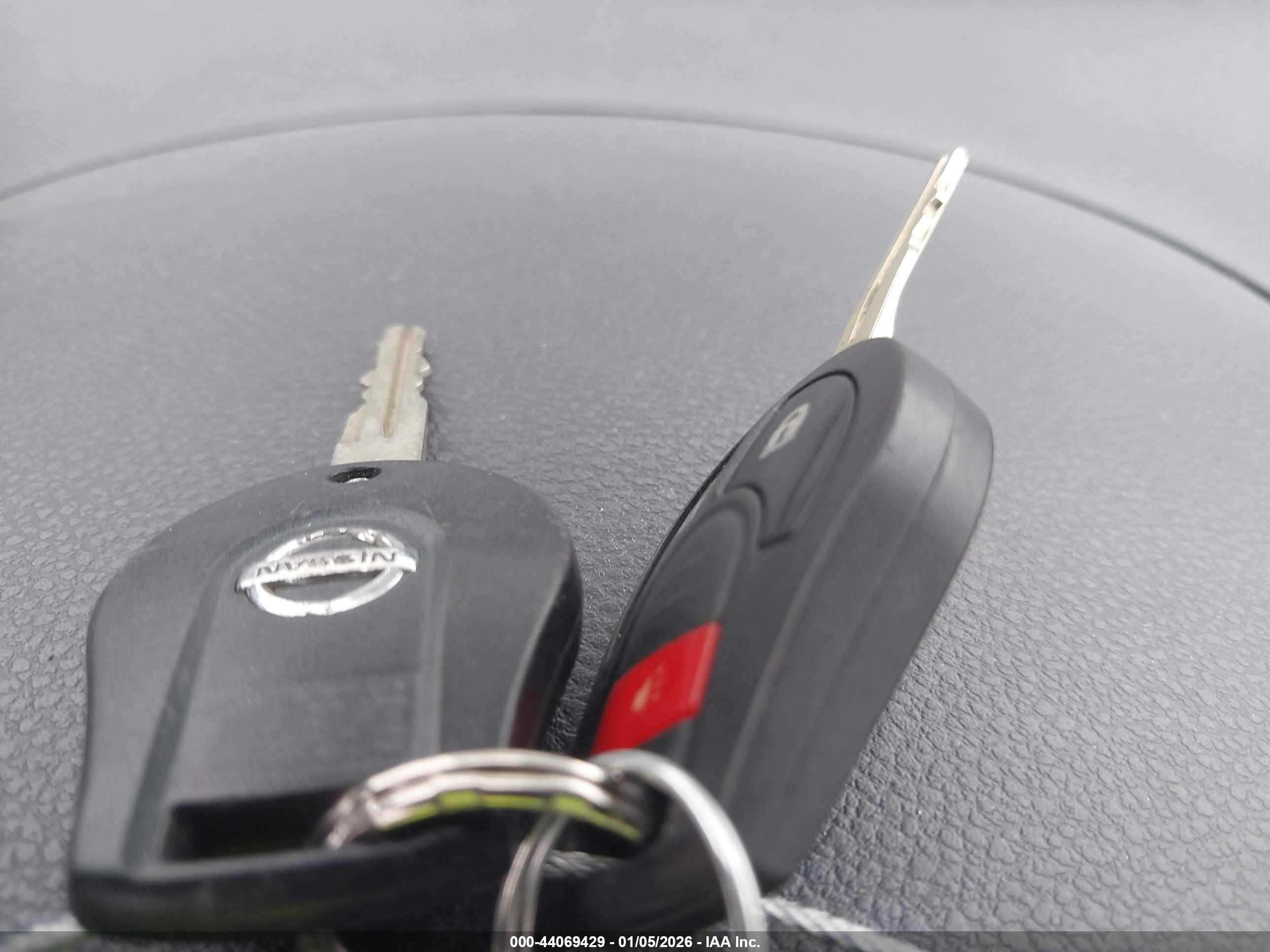 NISSAN NV200 image 11