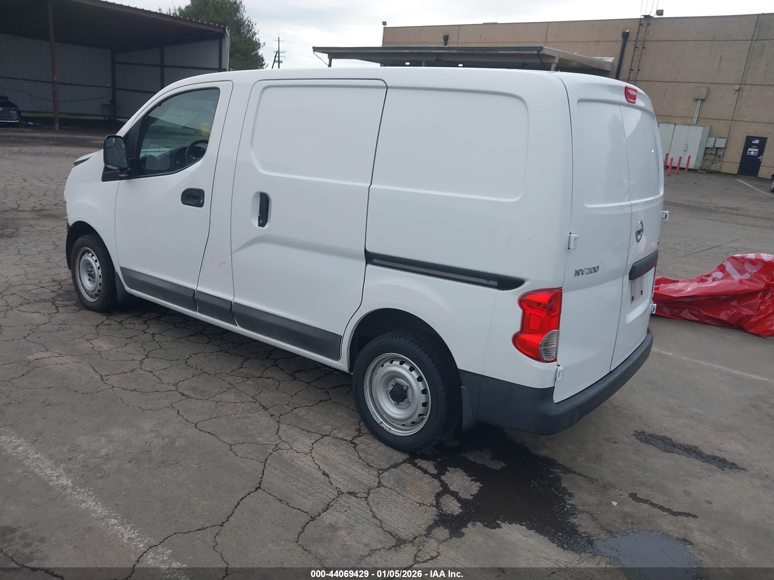 NISSAN NV200 image 3