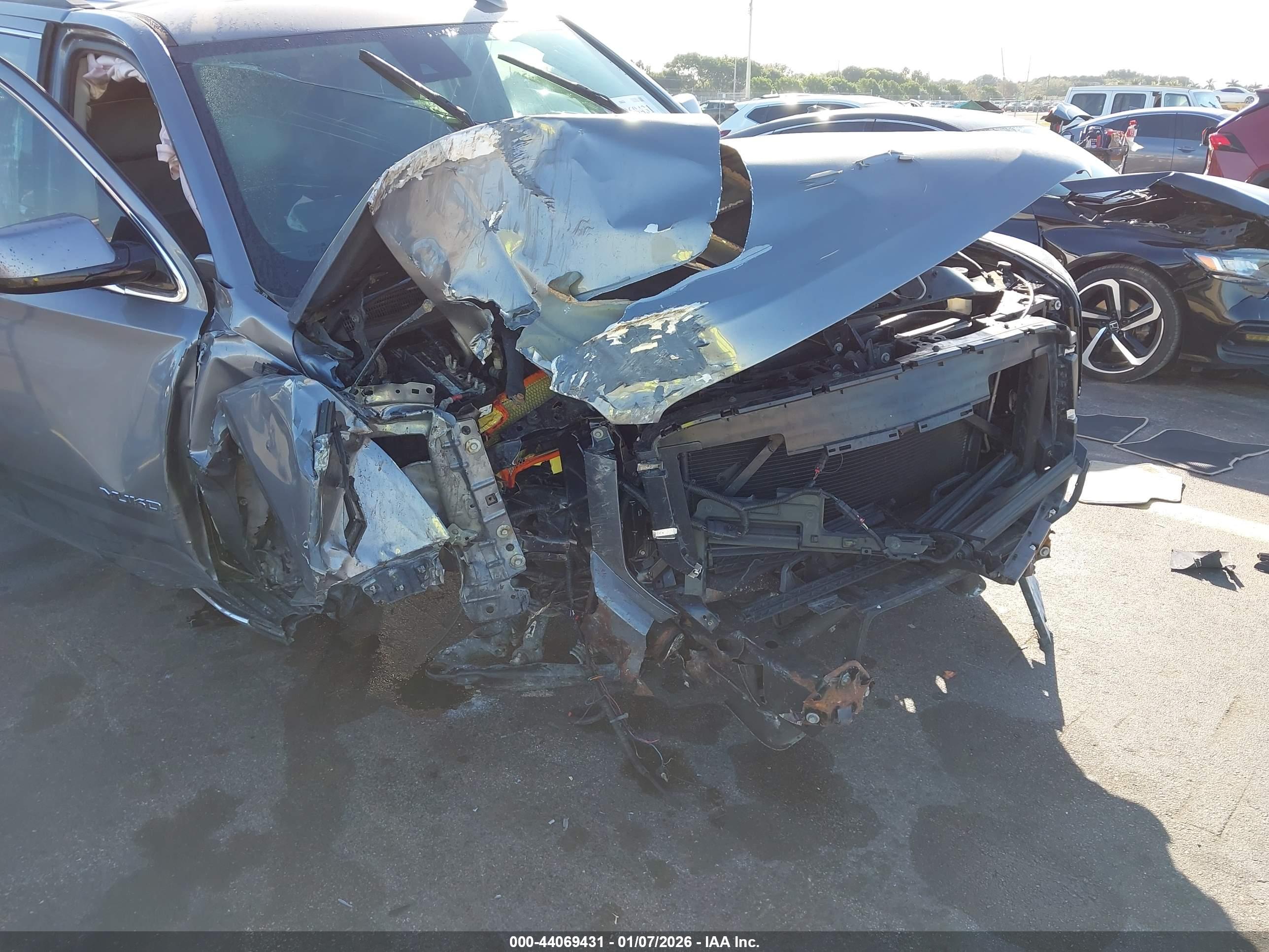 GMC YUKON image 6