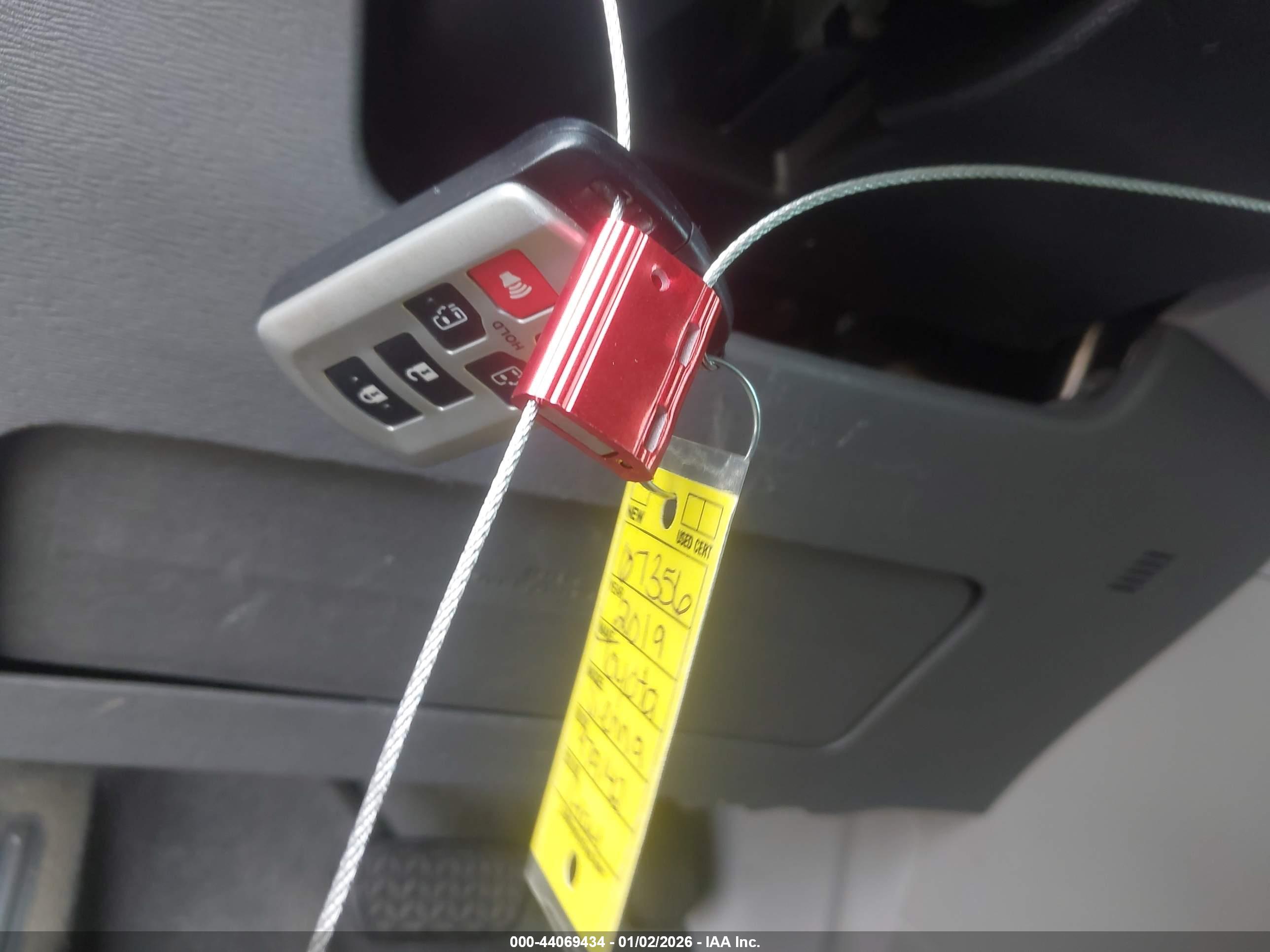 TOYOTA SIENNA image 11