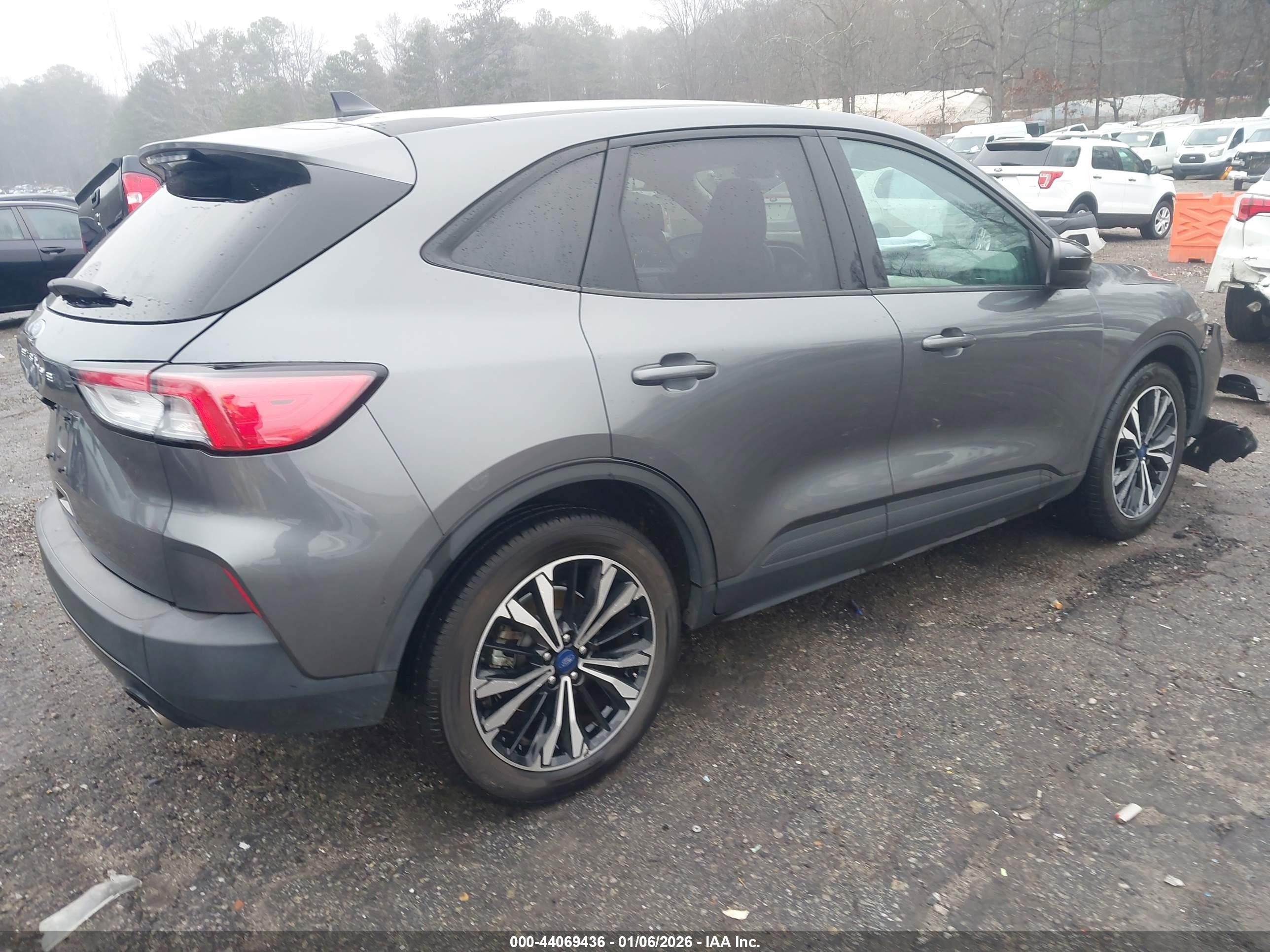 FORD ESCAPE image 4