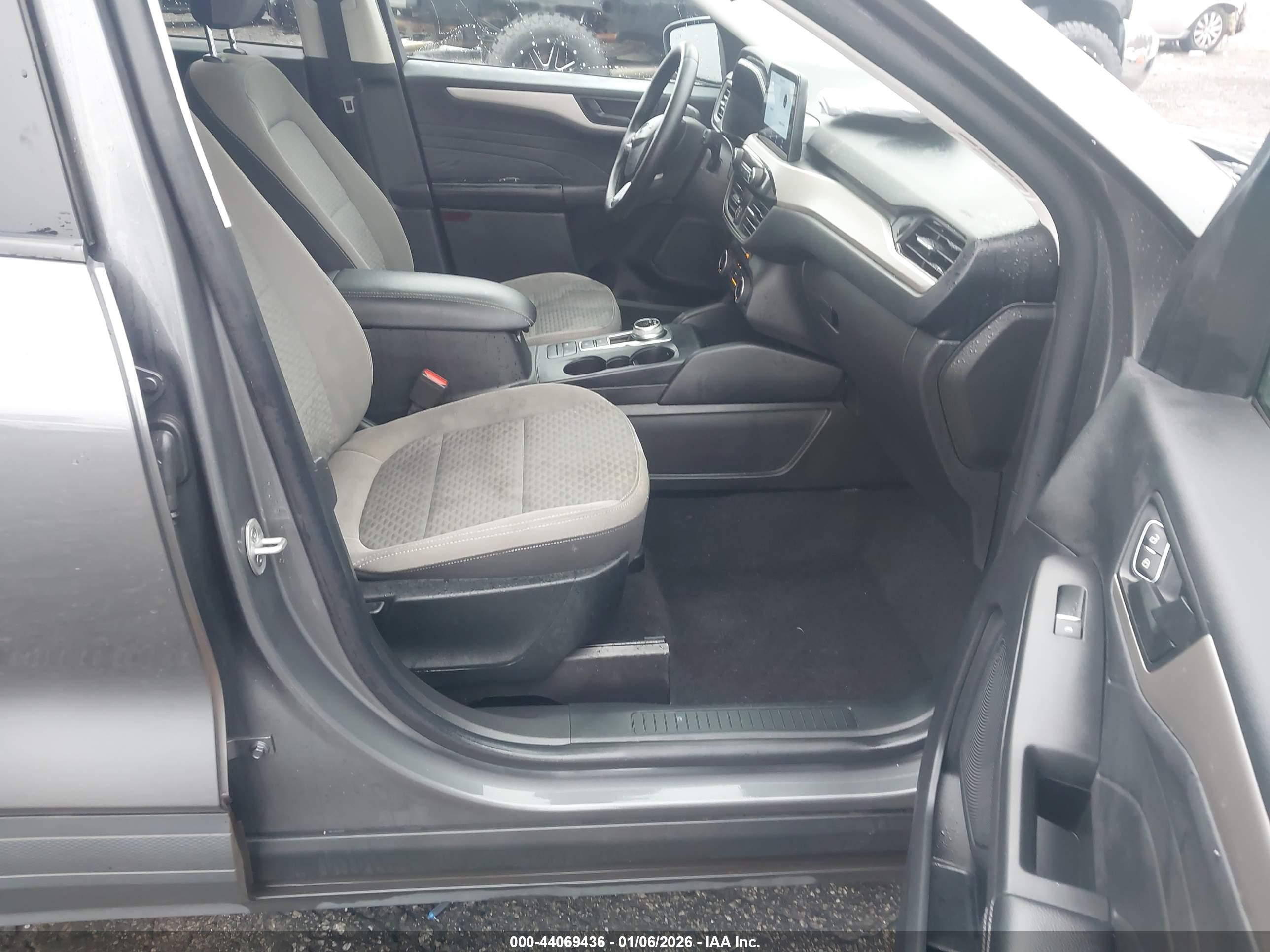 FORD ESCAPE image 5