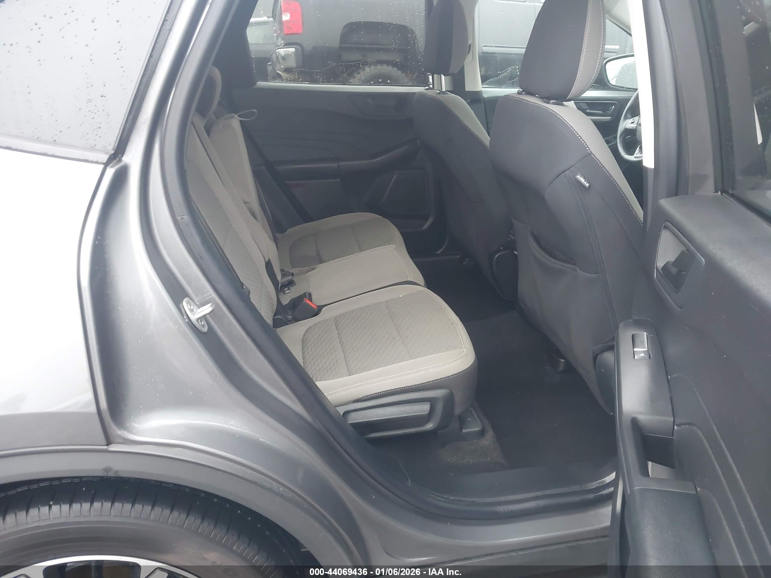 FORD ESCAPE image 8