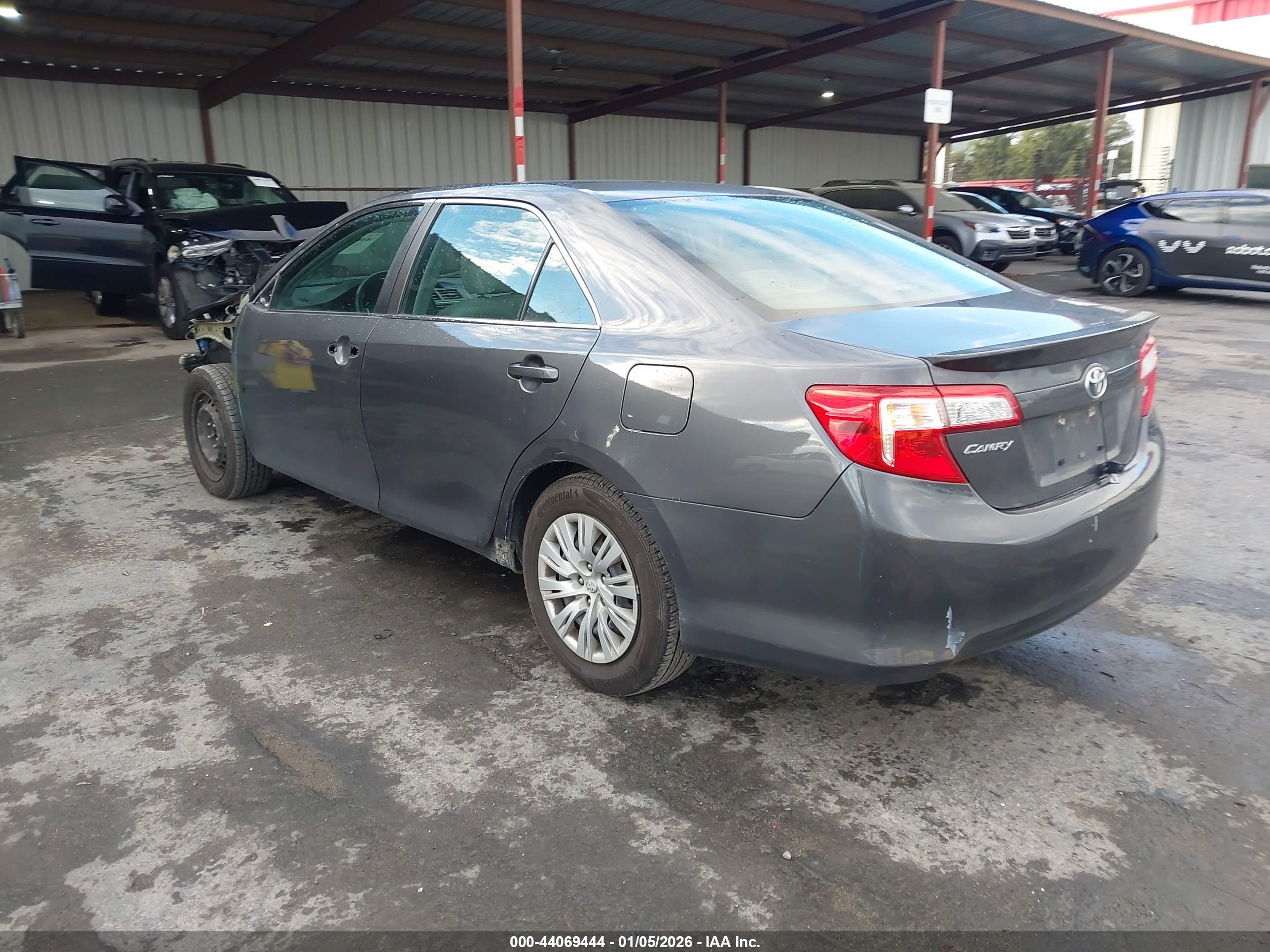 TOYOTA CAMRY image 3
