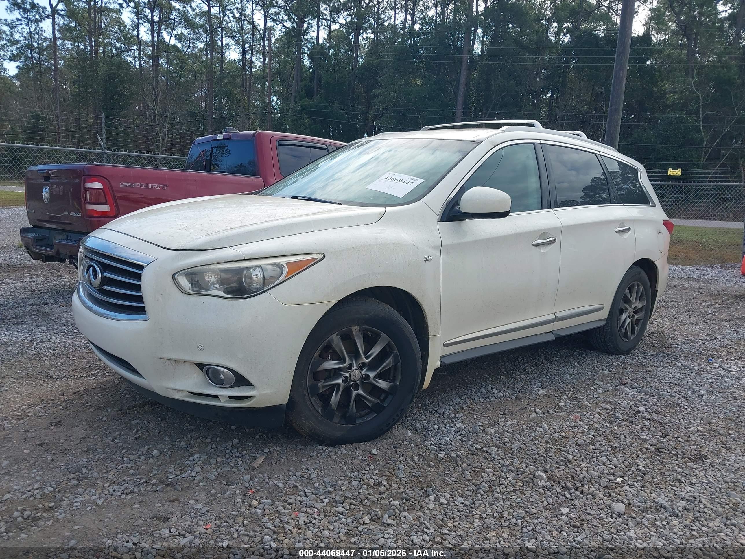 INFINITI QX60 image 2