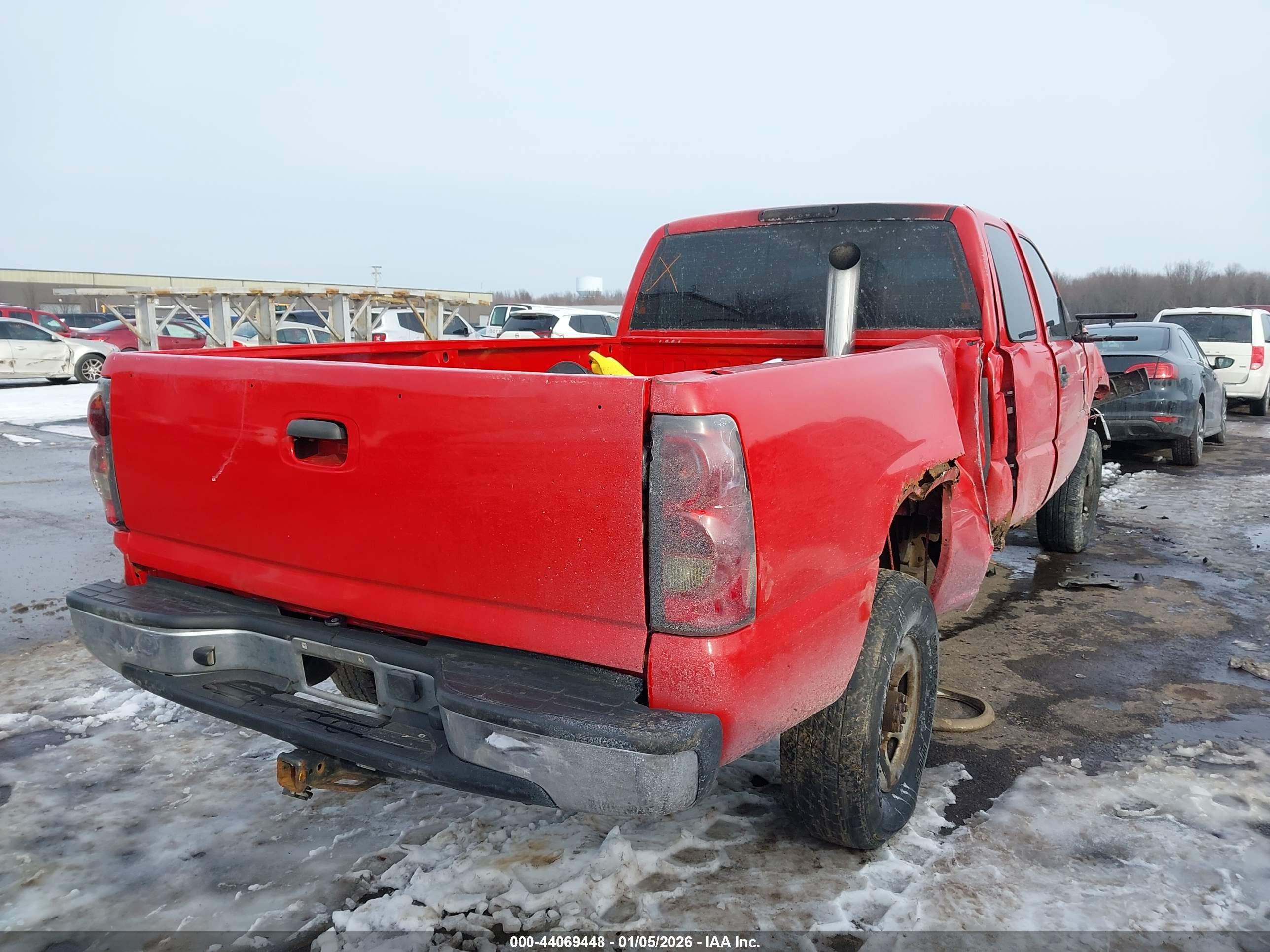 CHEVROLET SILVERADO image 4