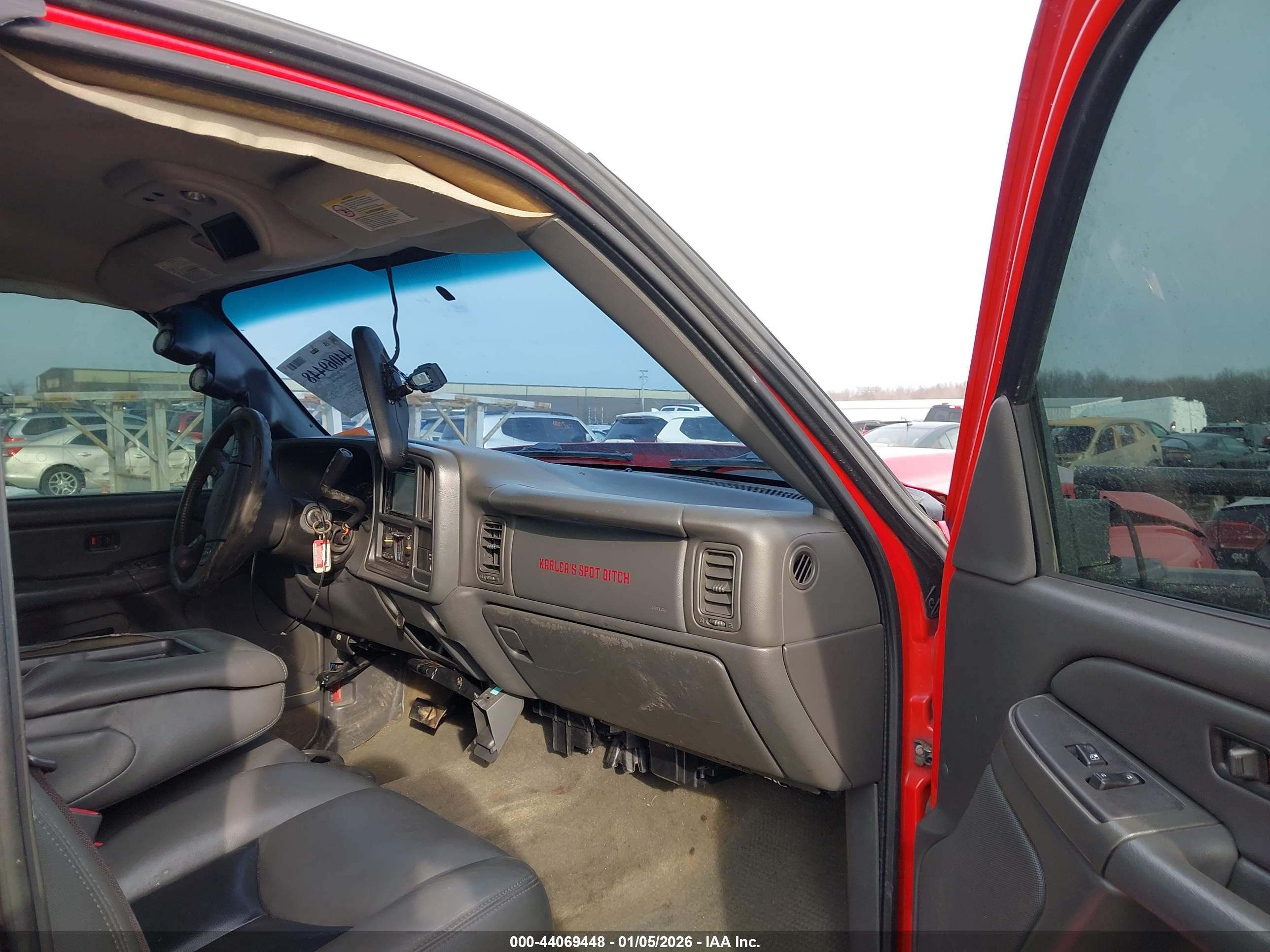 CHEVROLET SILVERADO image 5