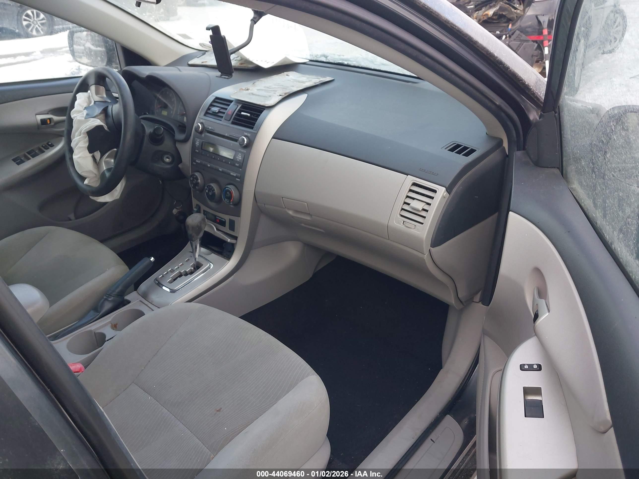 TOYOTA COROLLA image 5