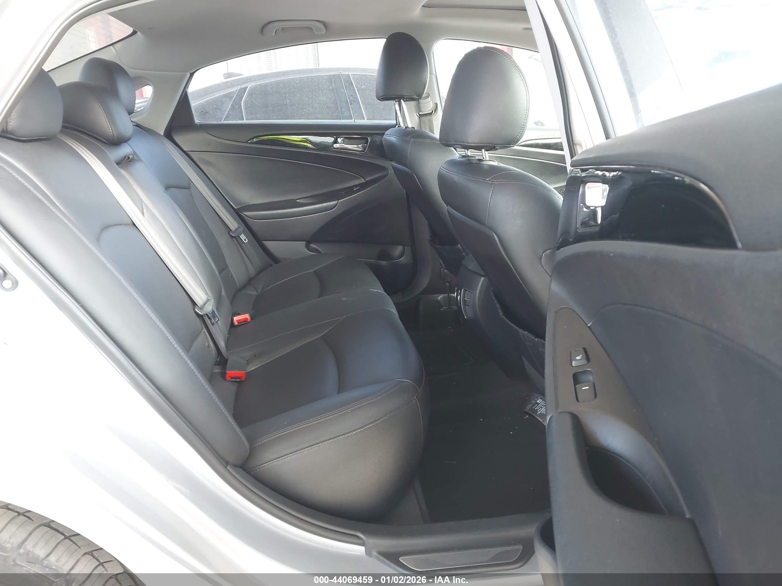 HYUNDAI SONATA image 8