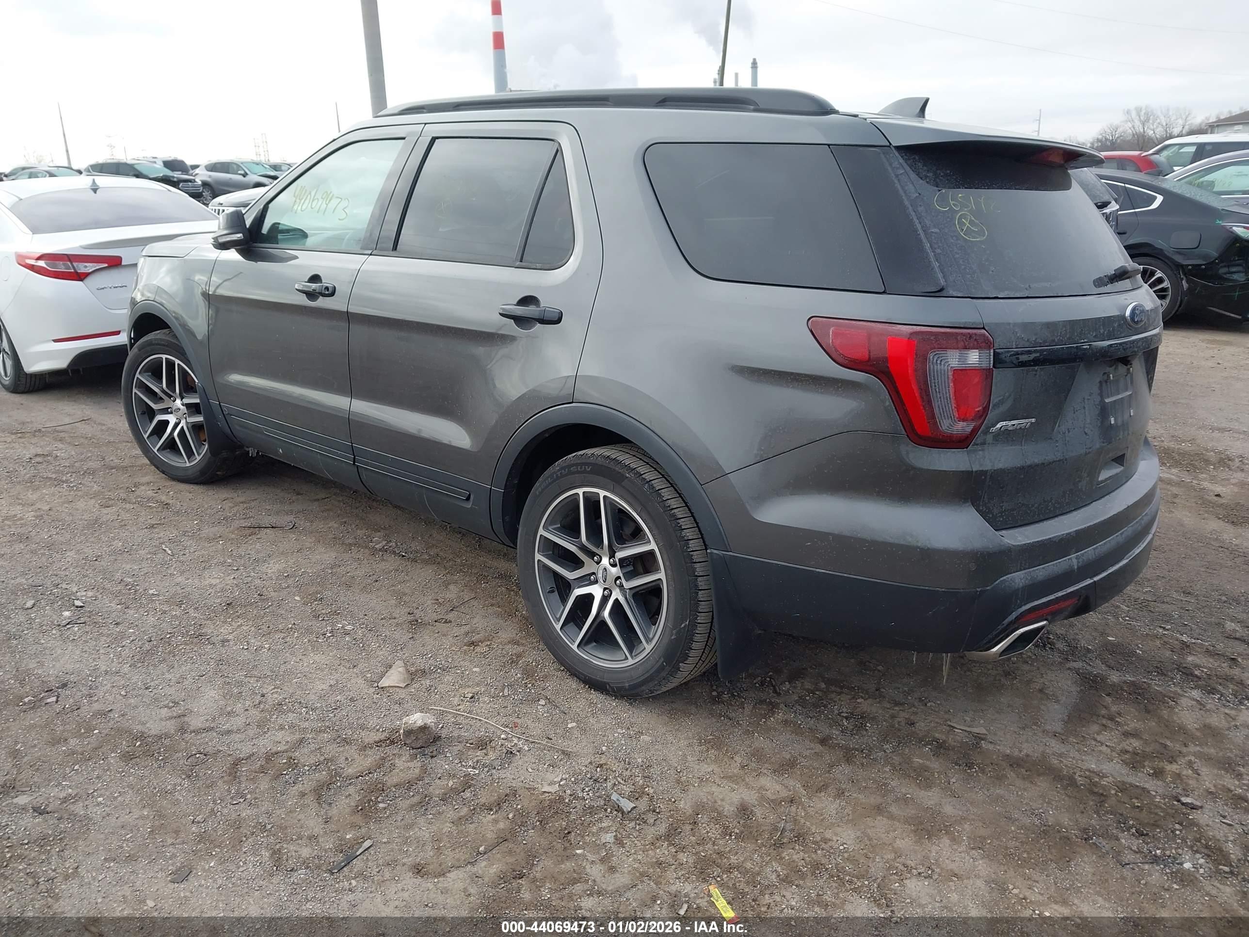 FORD EXPLORER image 3