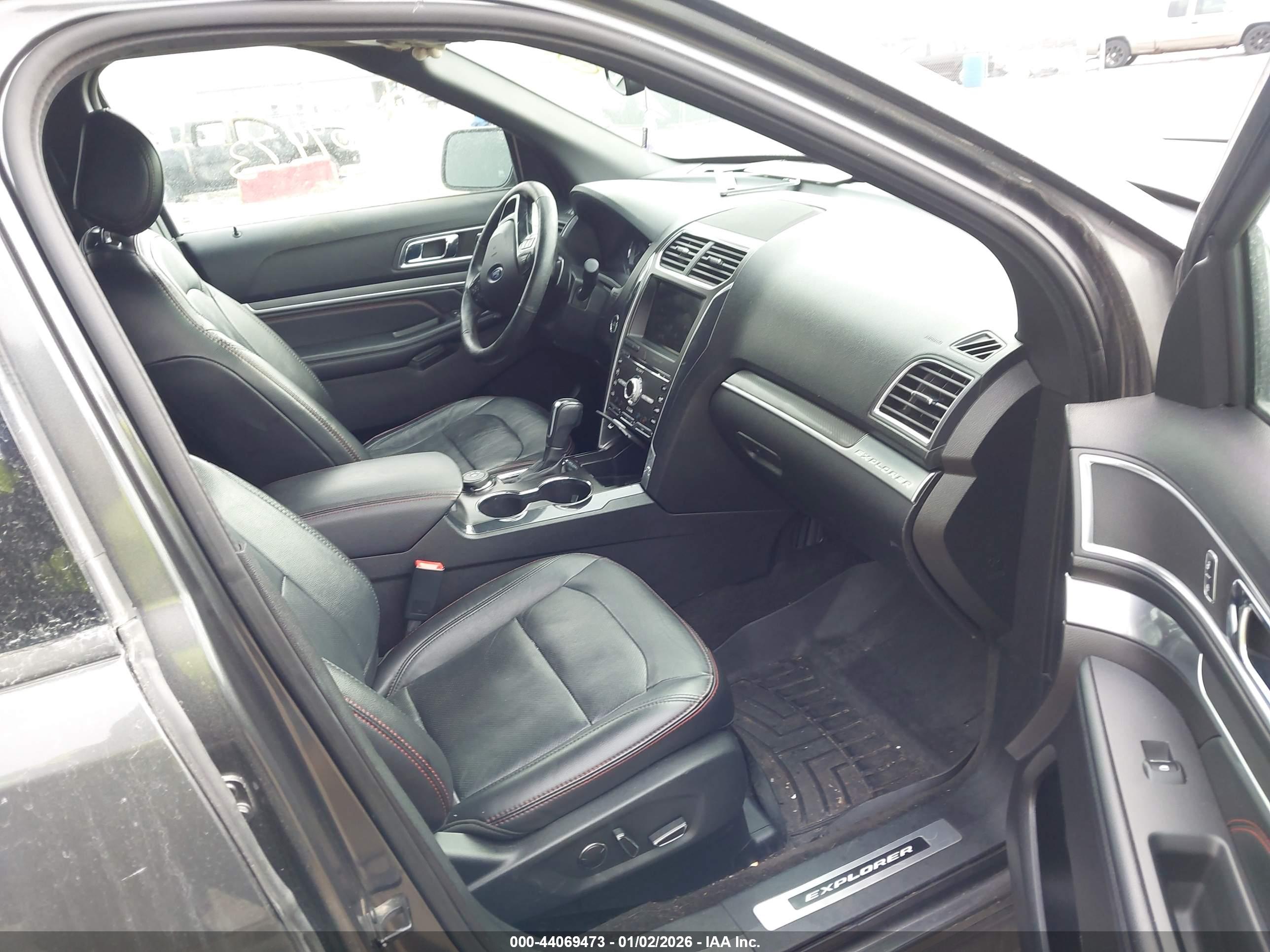 FORD EXPLORER image 5