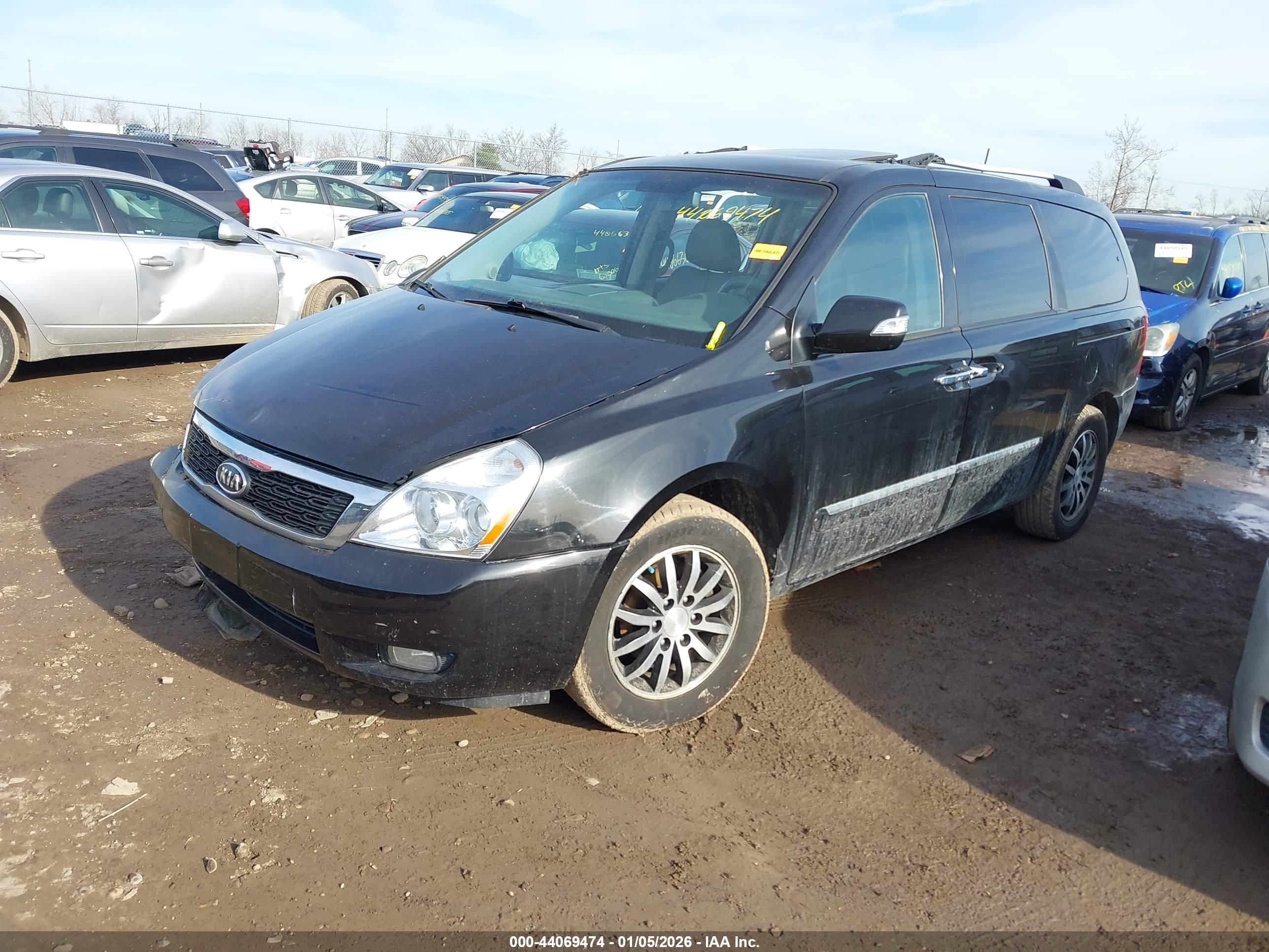 KIA SEDONA image 2