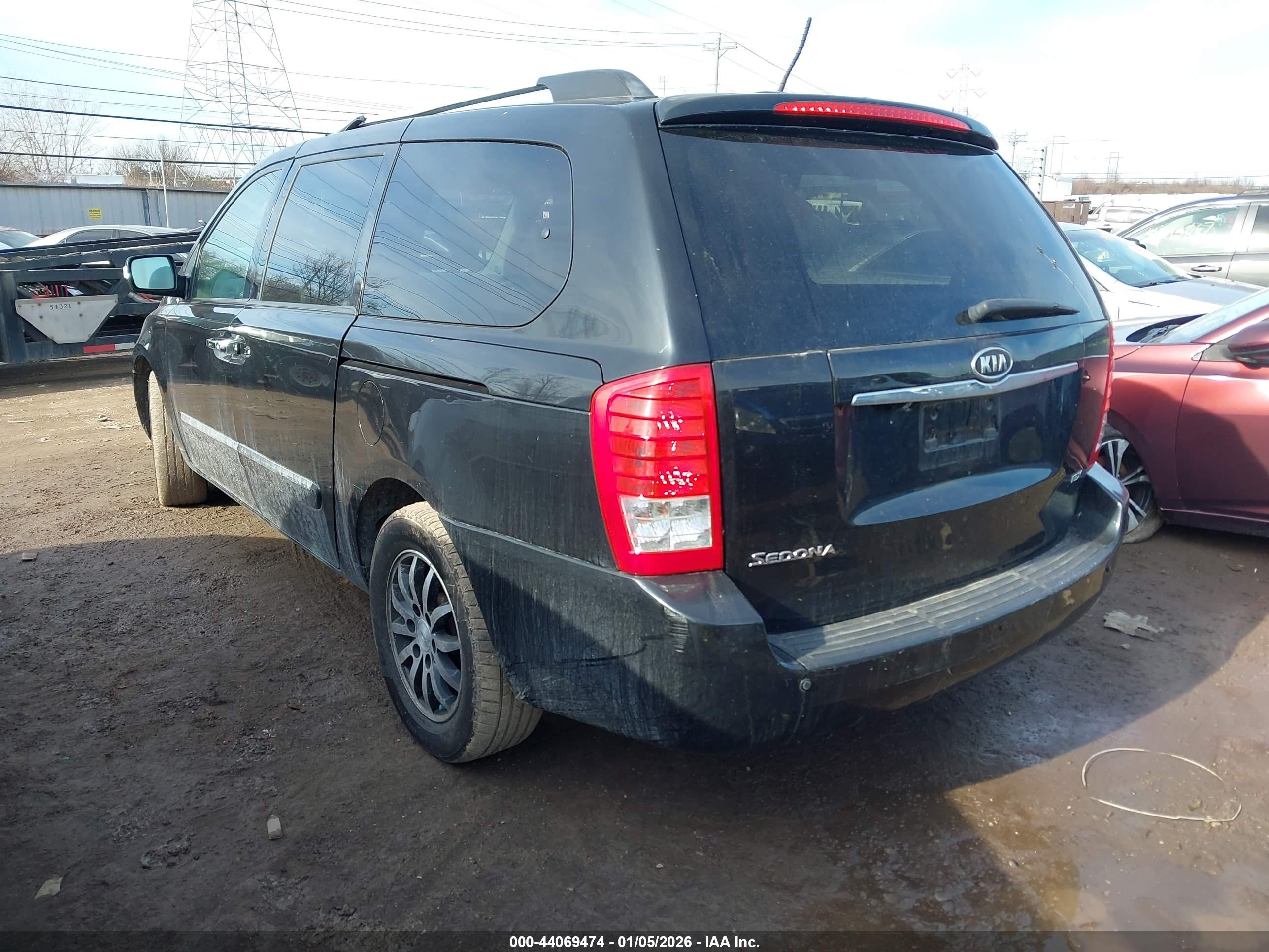 KIA SEDONA image 3
