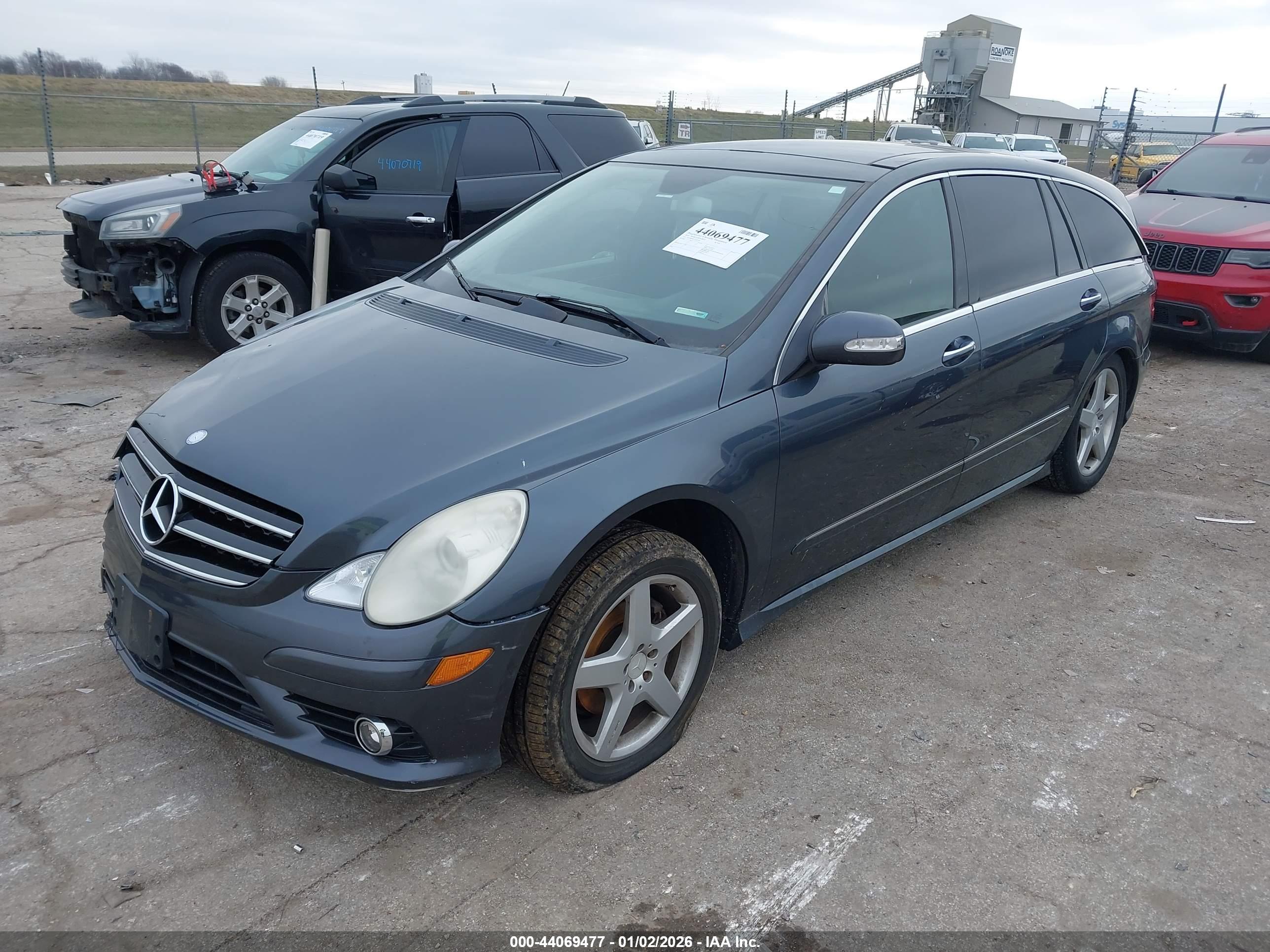MERCEDES-BENZ R image 2
