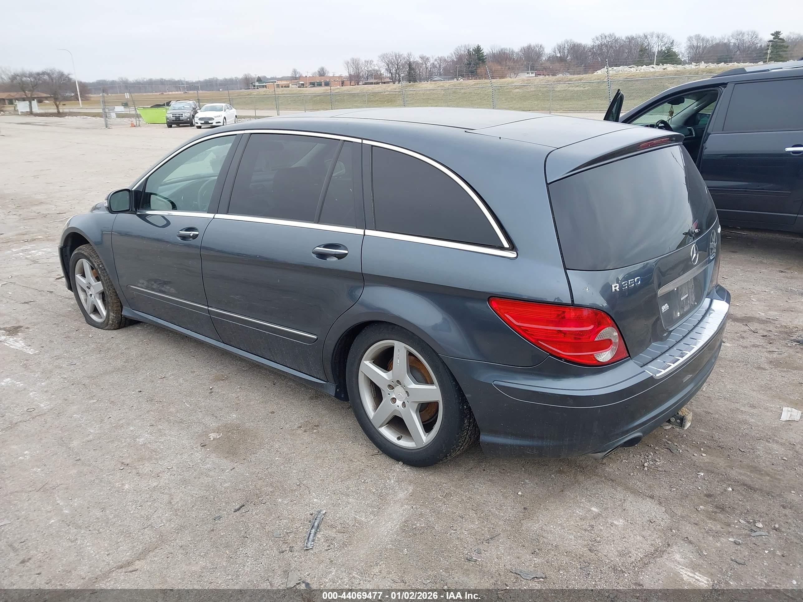 MERCEDES-BENZ R image 3