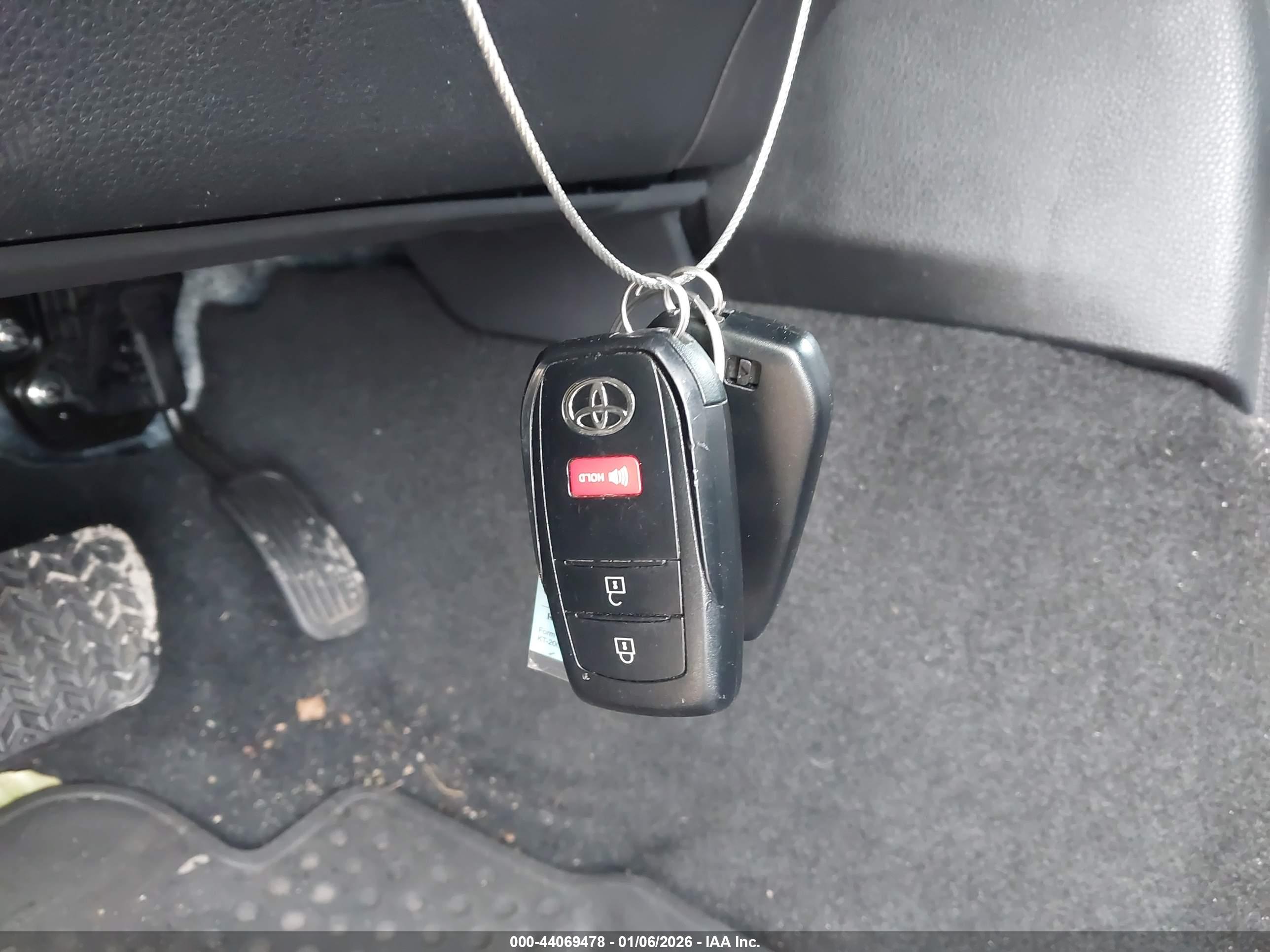 TOYOTA TACOMA image 11