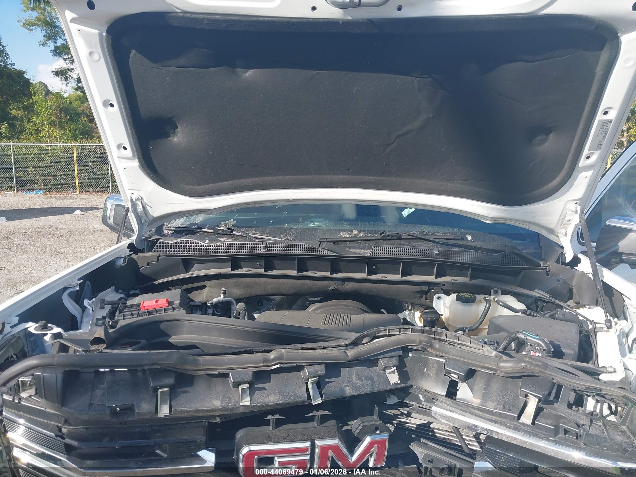 GMC SIERRA image 10