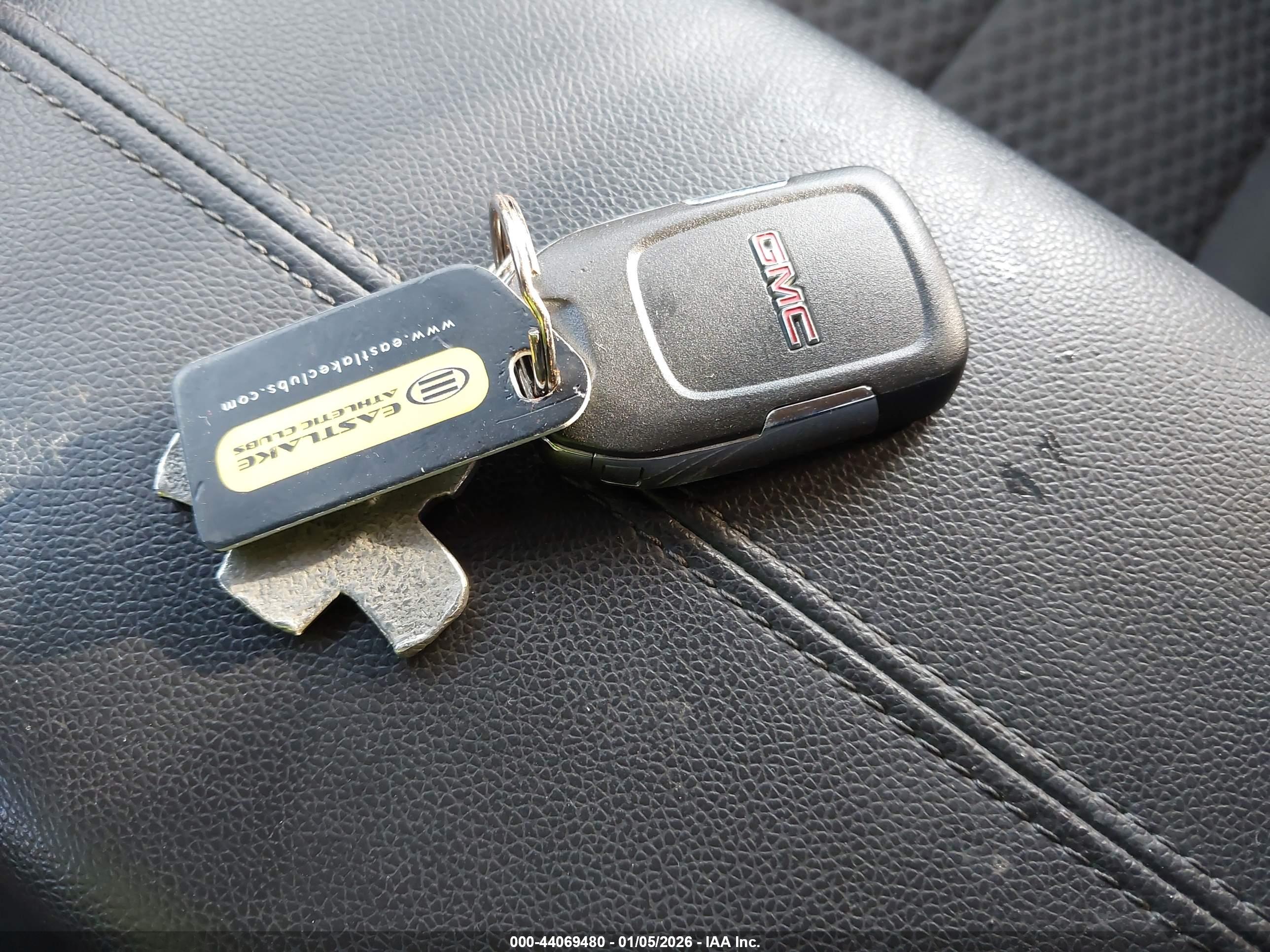 GMC TERRAIN image 11