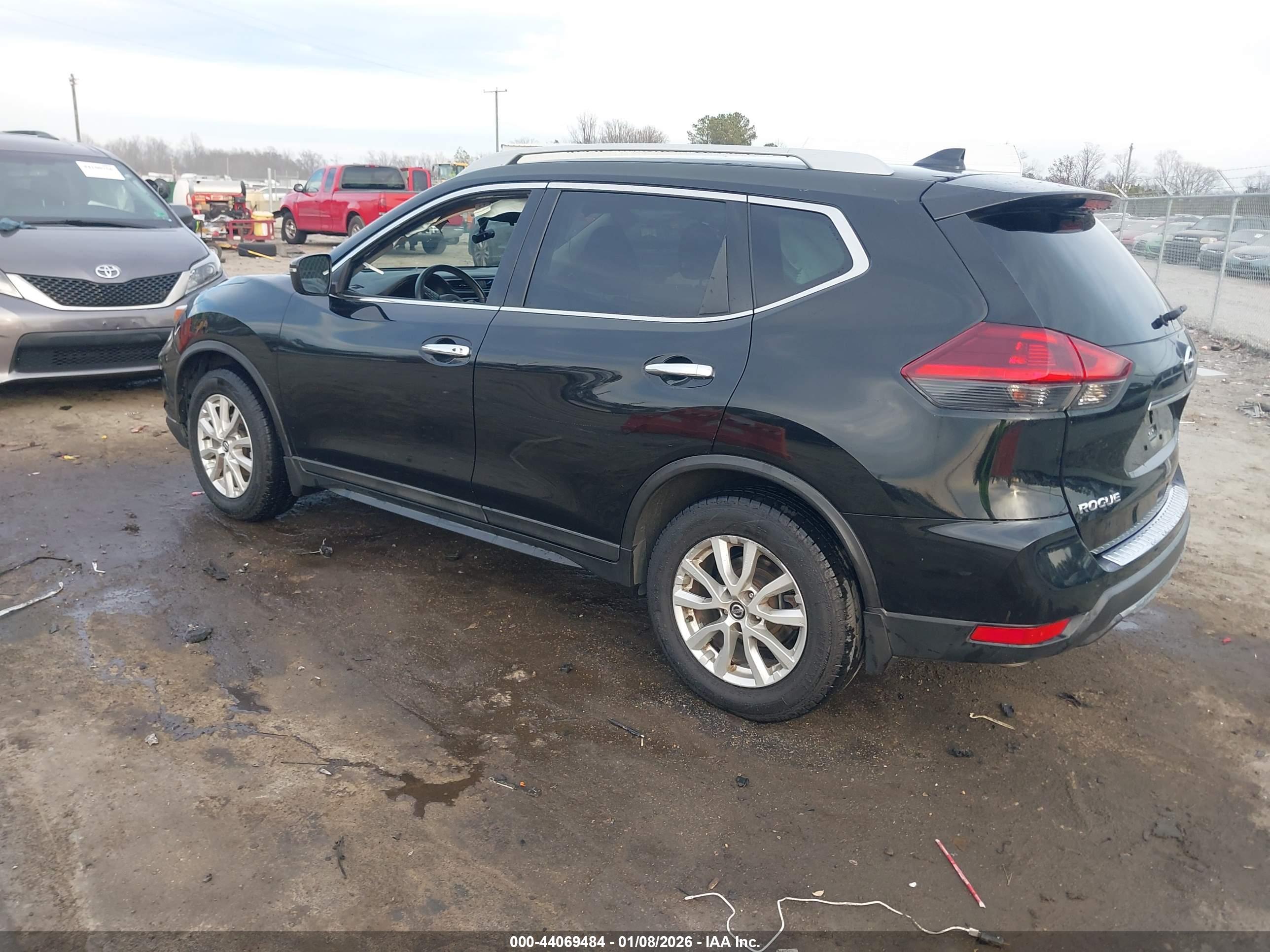NISSAN ROGUE image 3