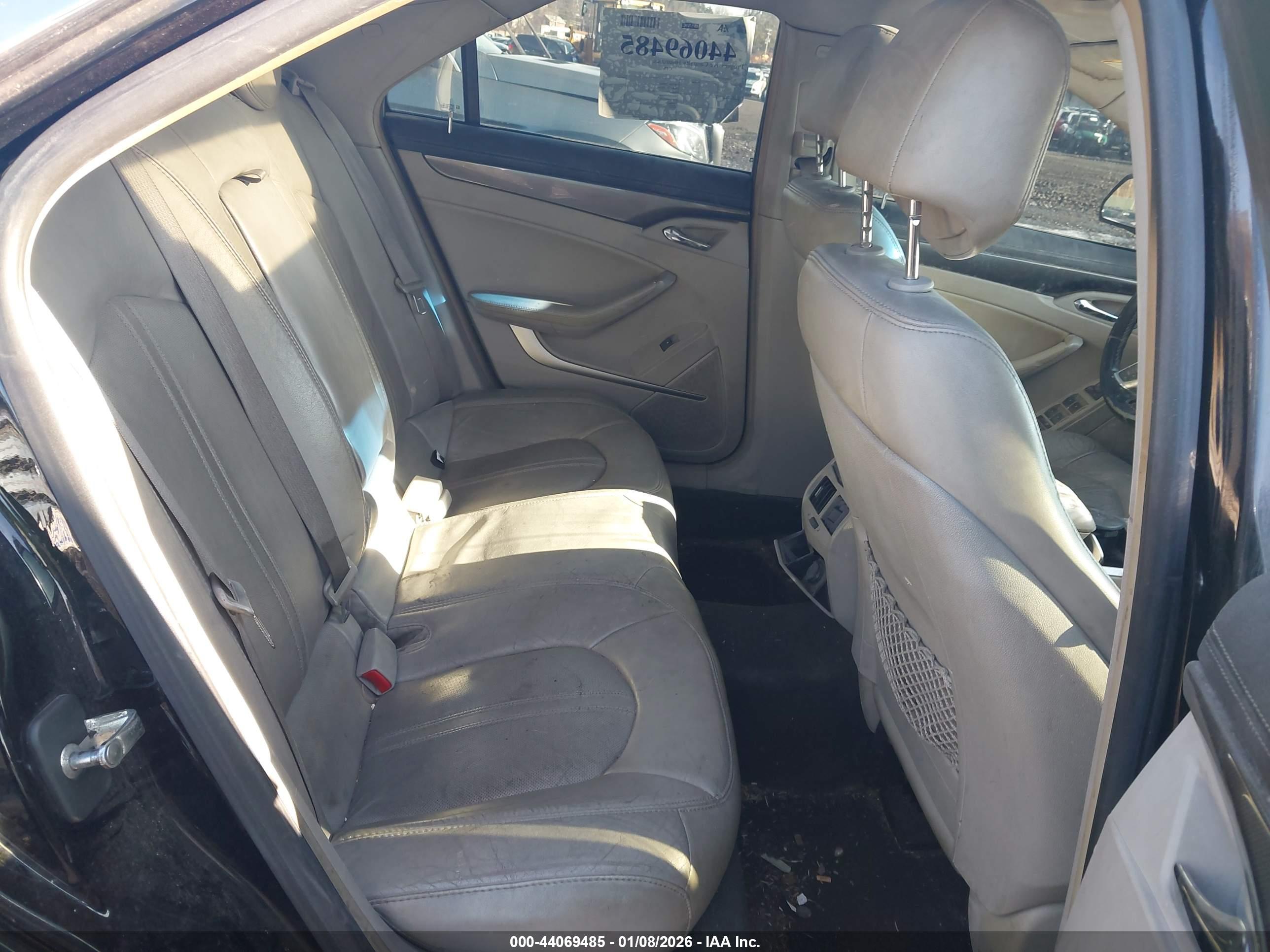 CADILLAC CTS image 8