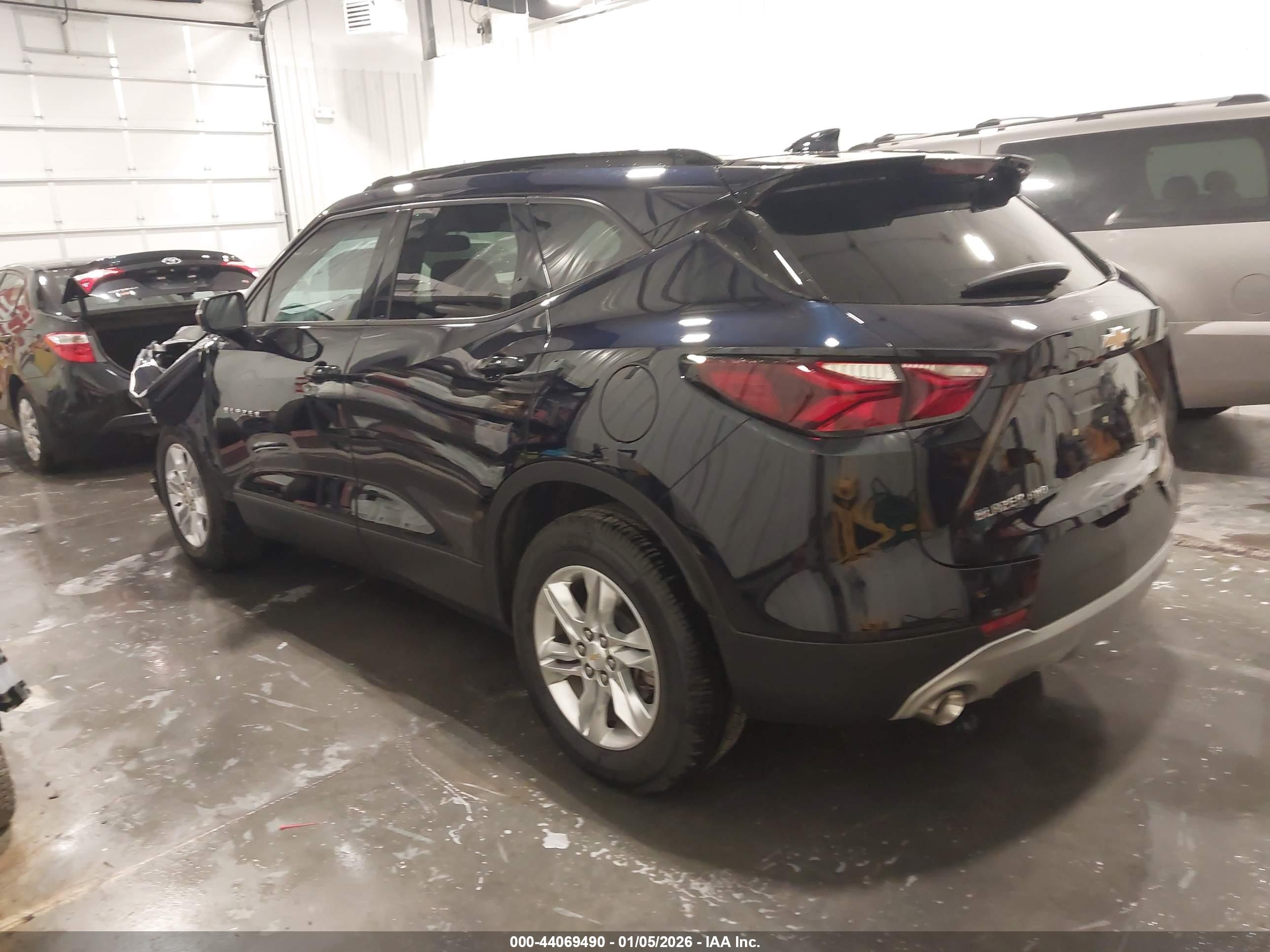 CHEVROLET BLAZER image 3