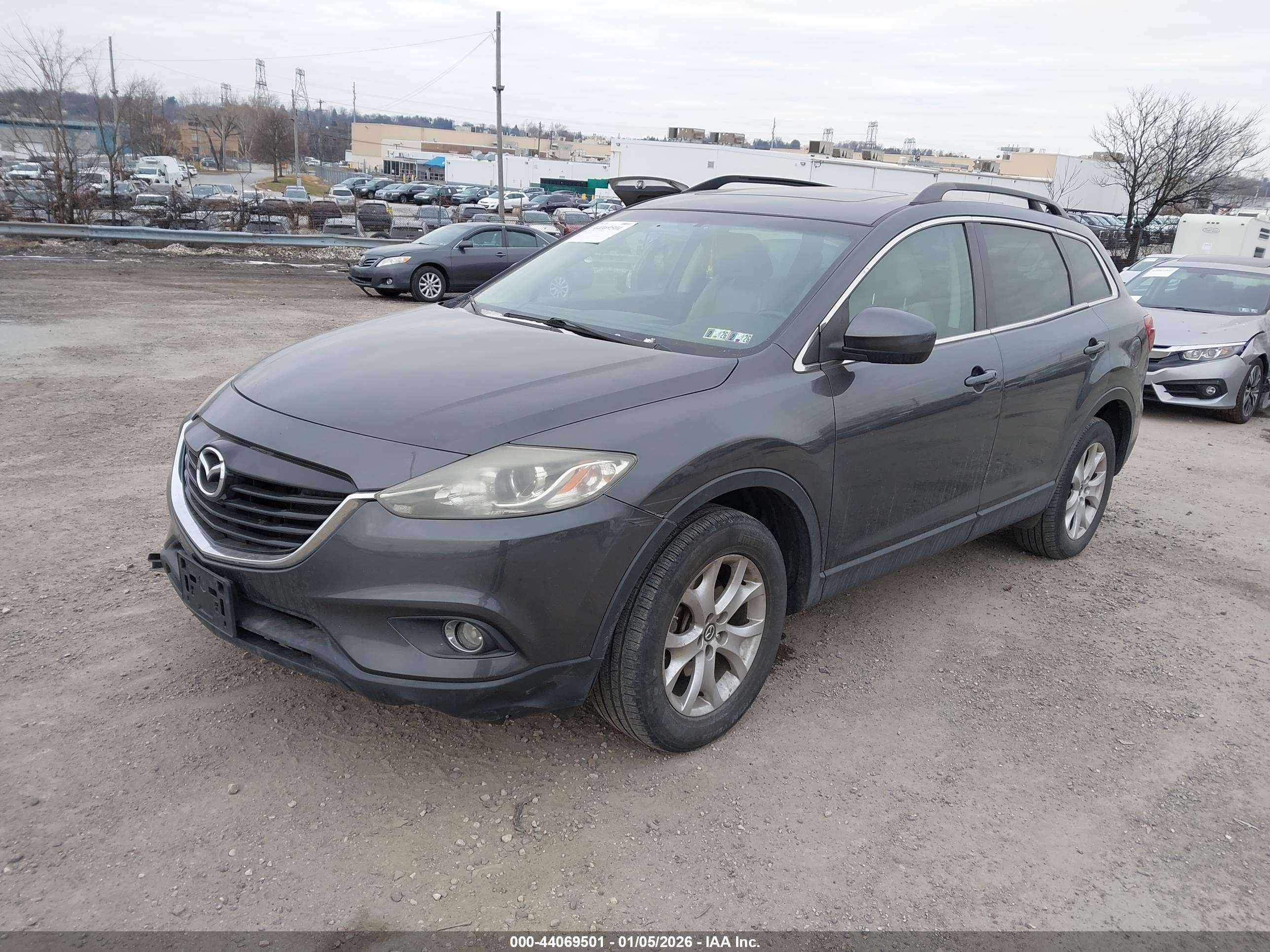 MAZDA CX-9 image 2