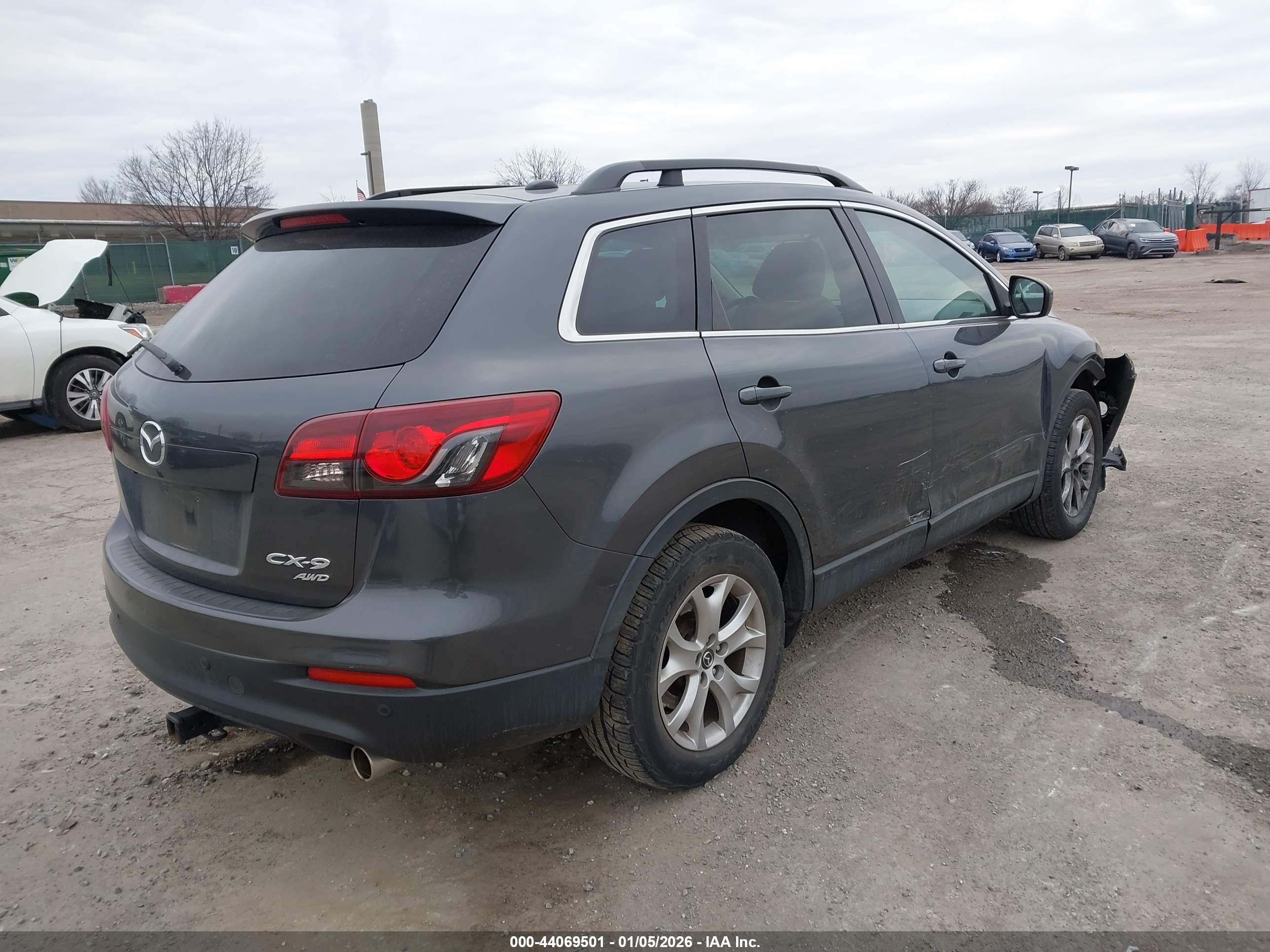 MAZDA CX-9 image 4