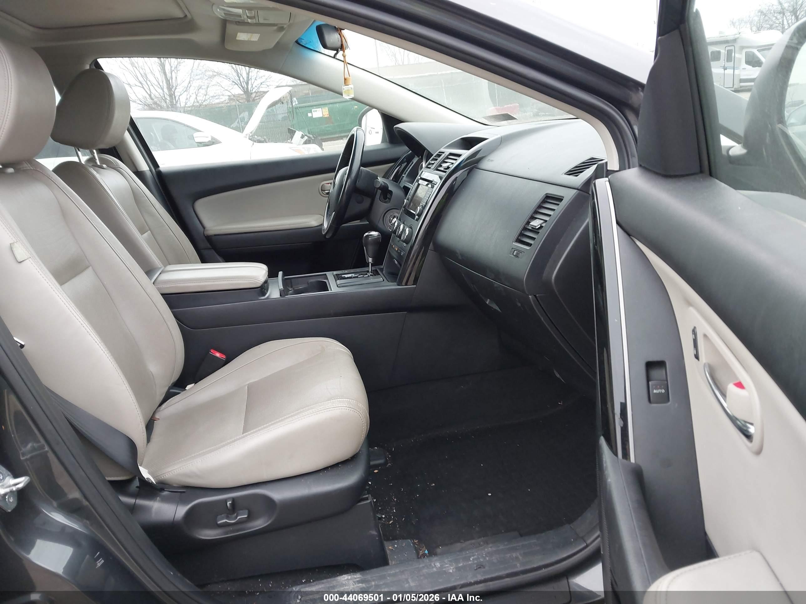 MAZDA CX-9 image 5