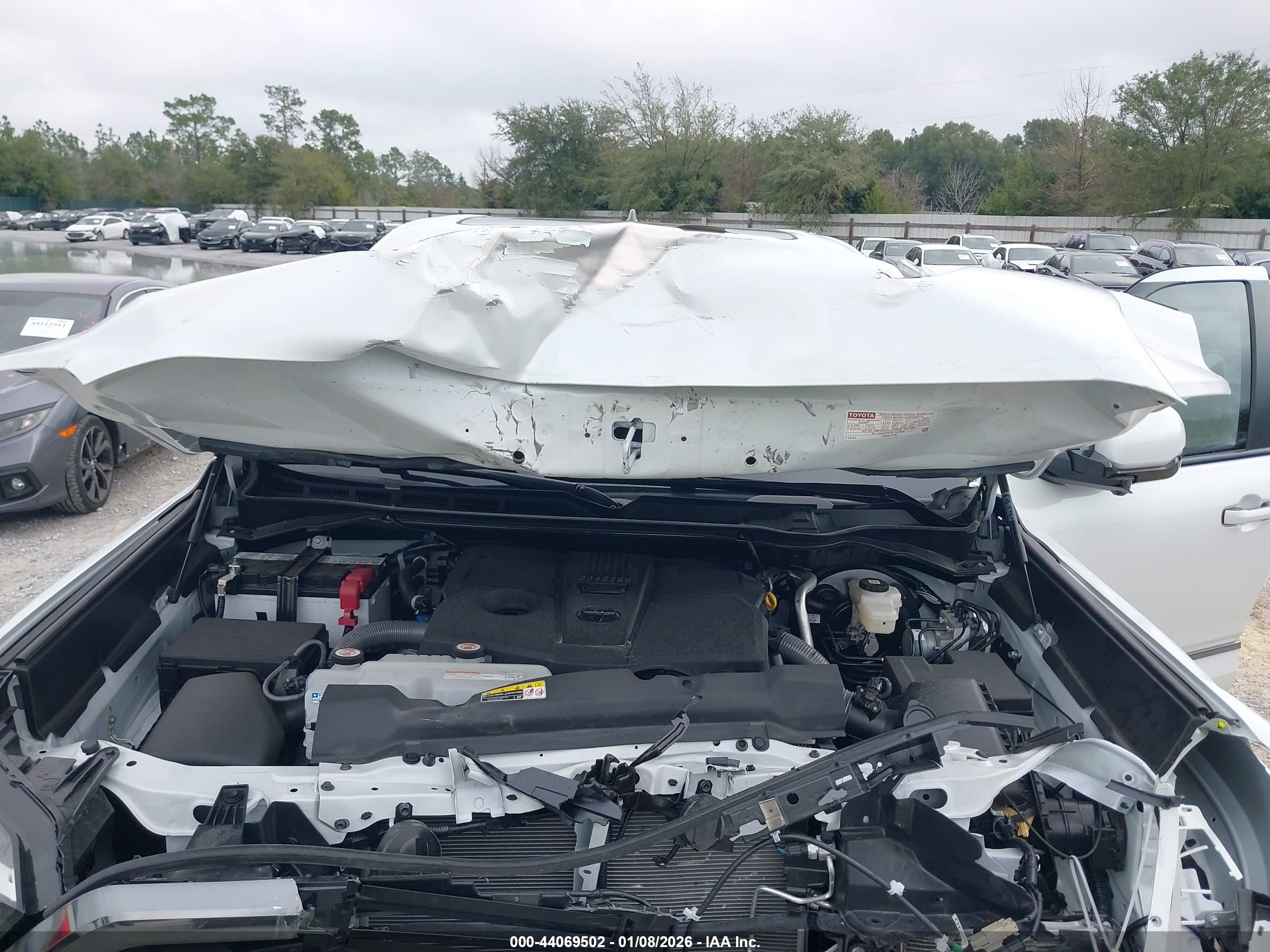 TOYOTA TUNDRA image 10