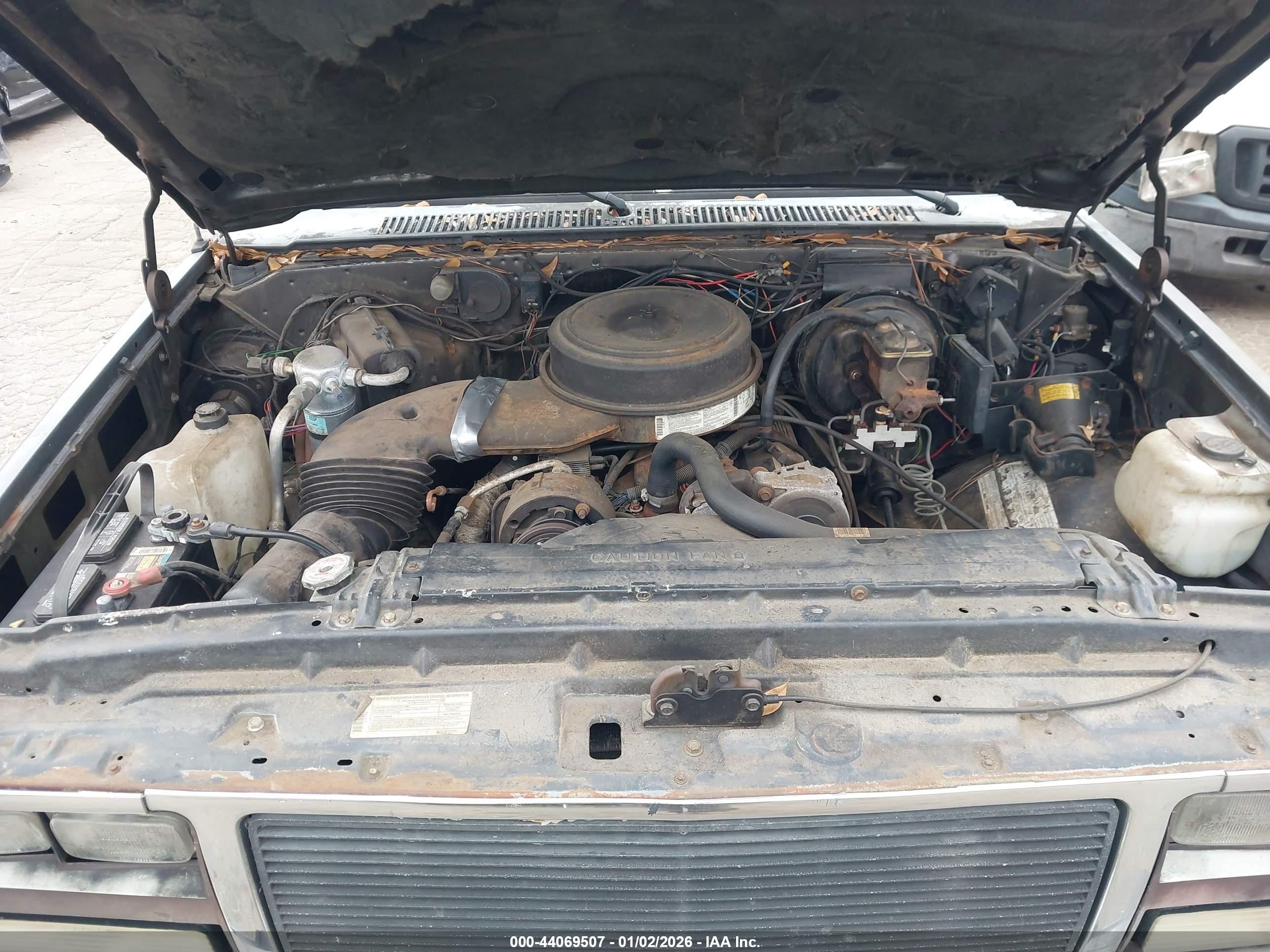GMC SUBURBAN image 10