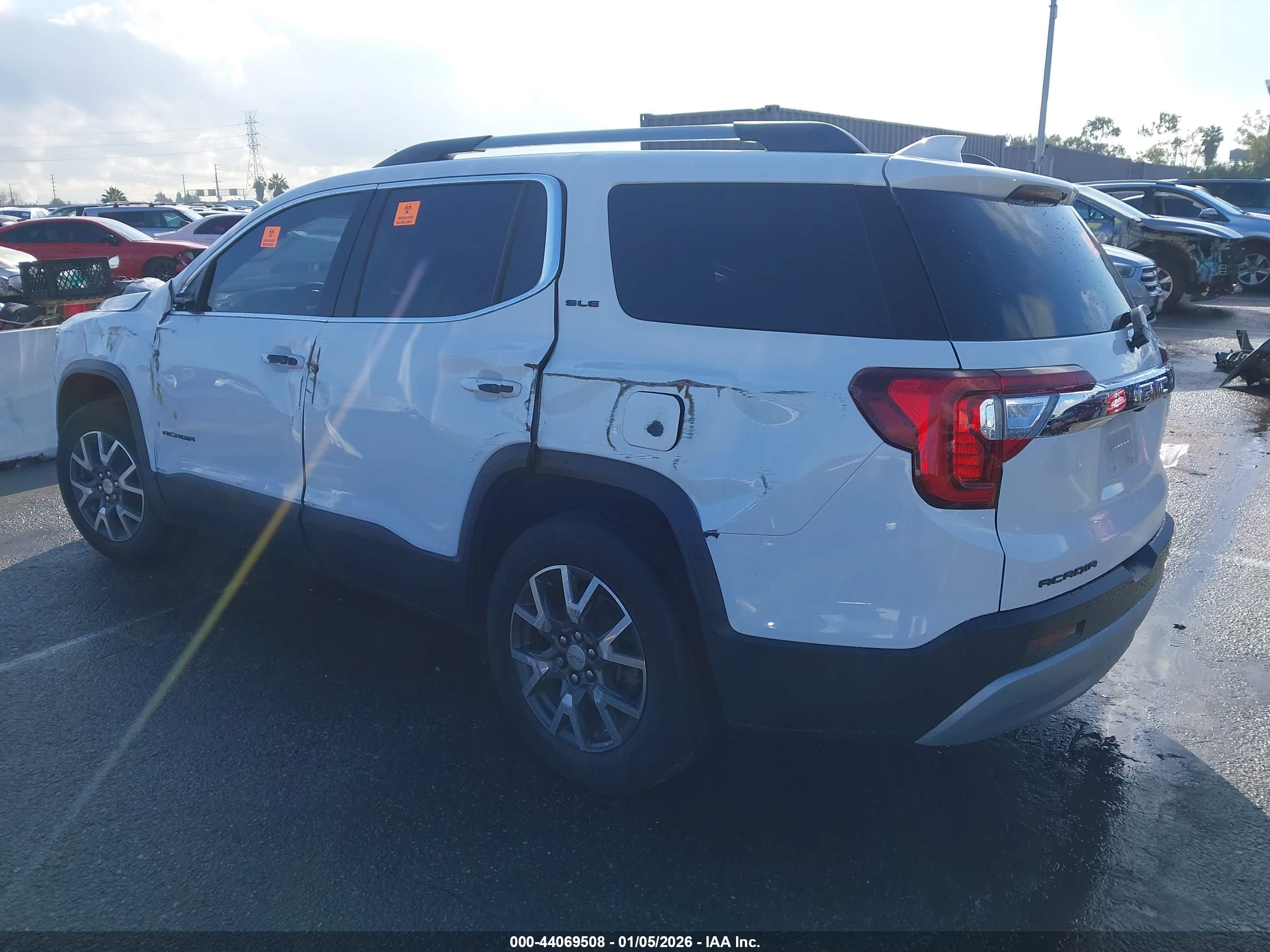 GMC ACADIA image 3