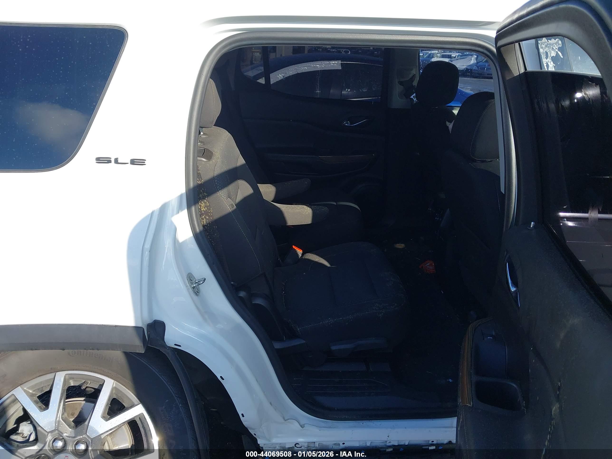 GMC ACADIA image 8