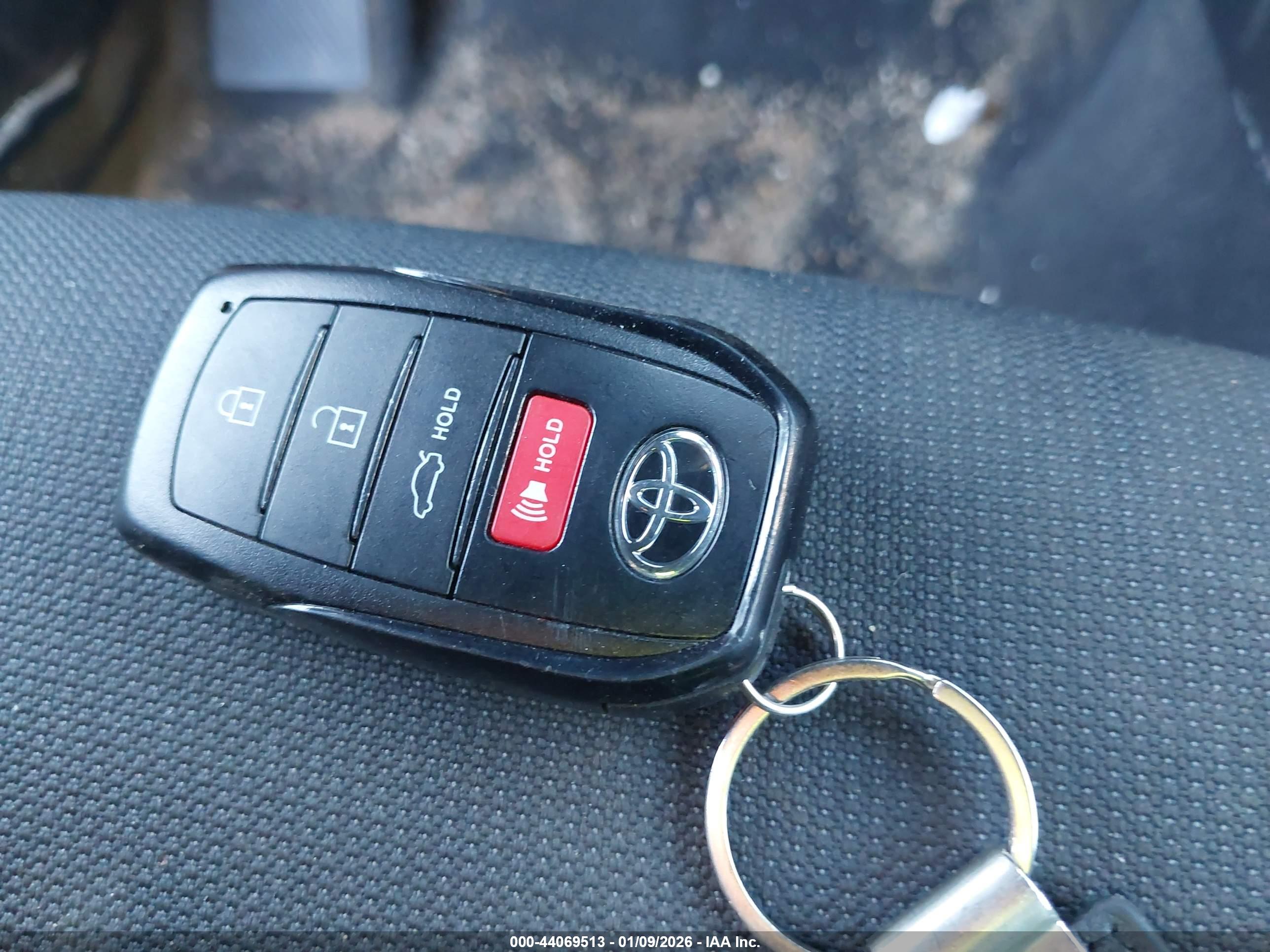 TOYOTA COROLLA image 11